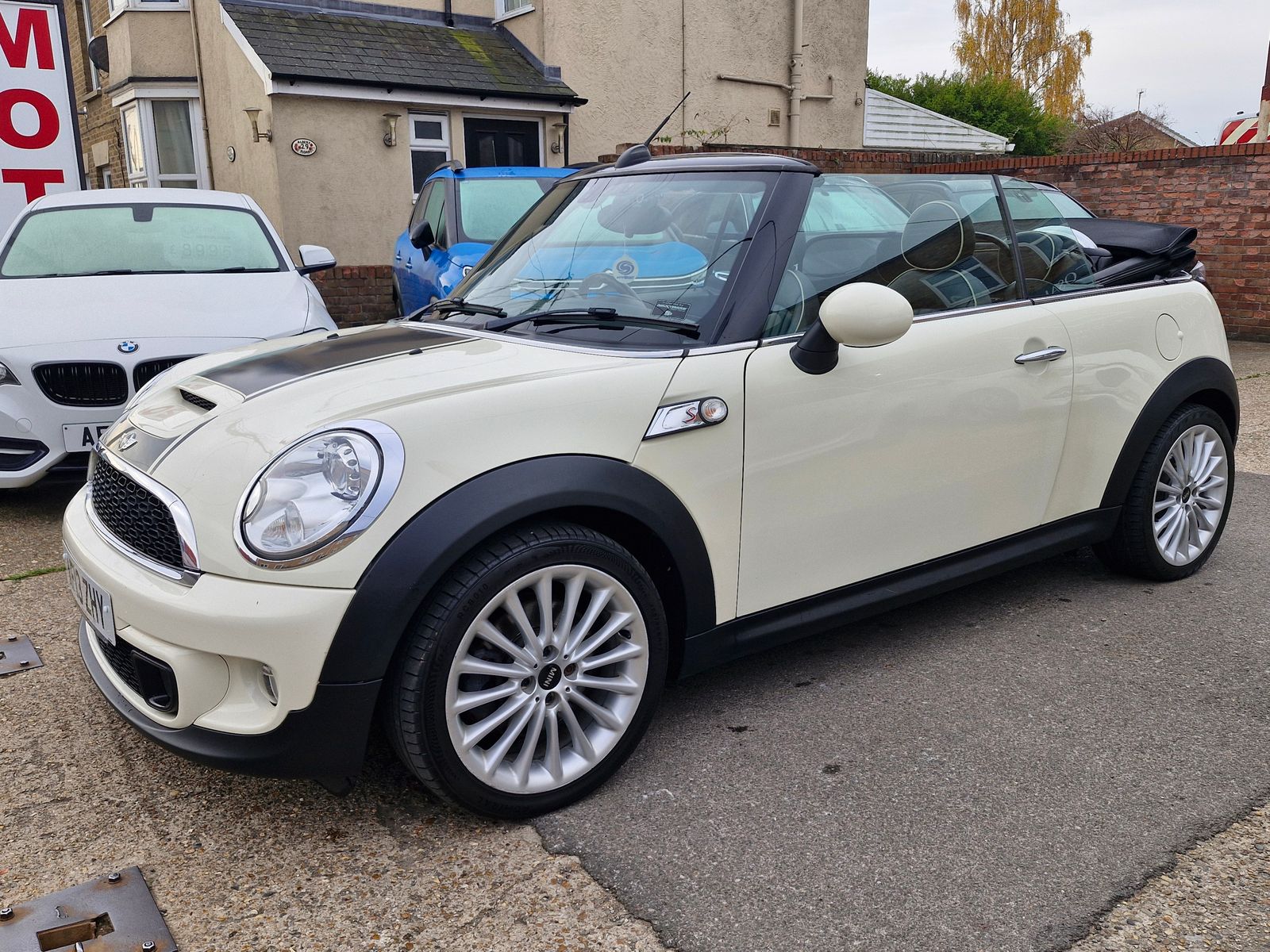 MINI Convertible 1.6 Cooper S Convertible 2dr Petrol Manual Euro 5 (s/s) (184 ps) 2dr Manual 2026