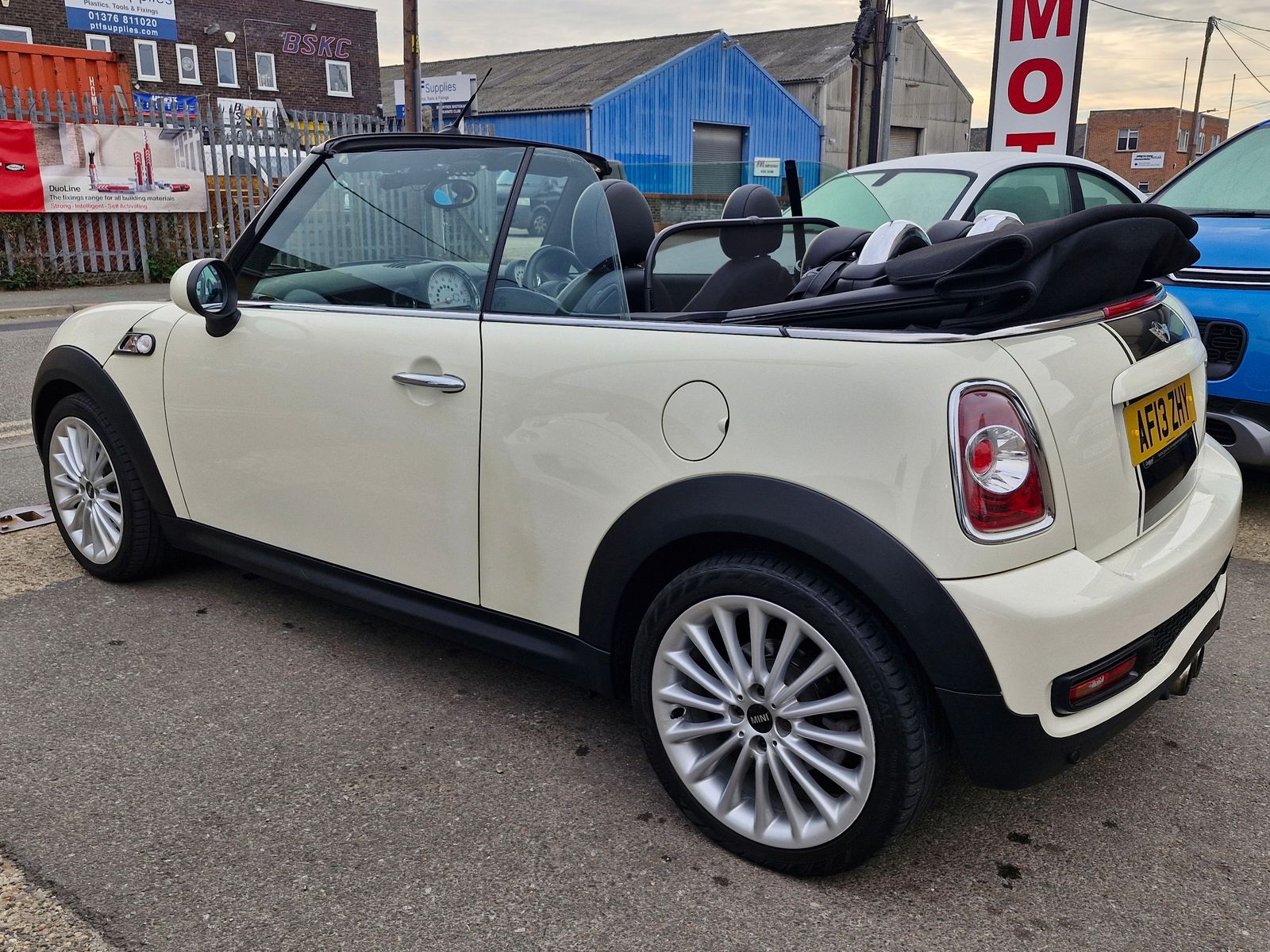 MINI Convertible 1.6 Cooper S Convertible 2dr Petrol Manual Euro 5 (s/s) (184 ps) 2dr Manual 2026