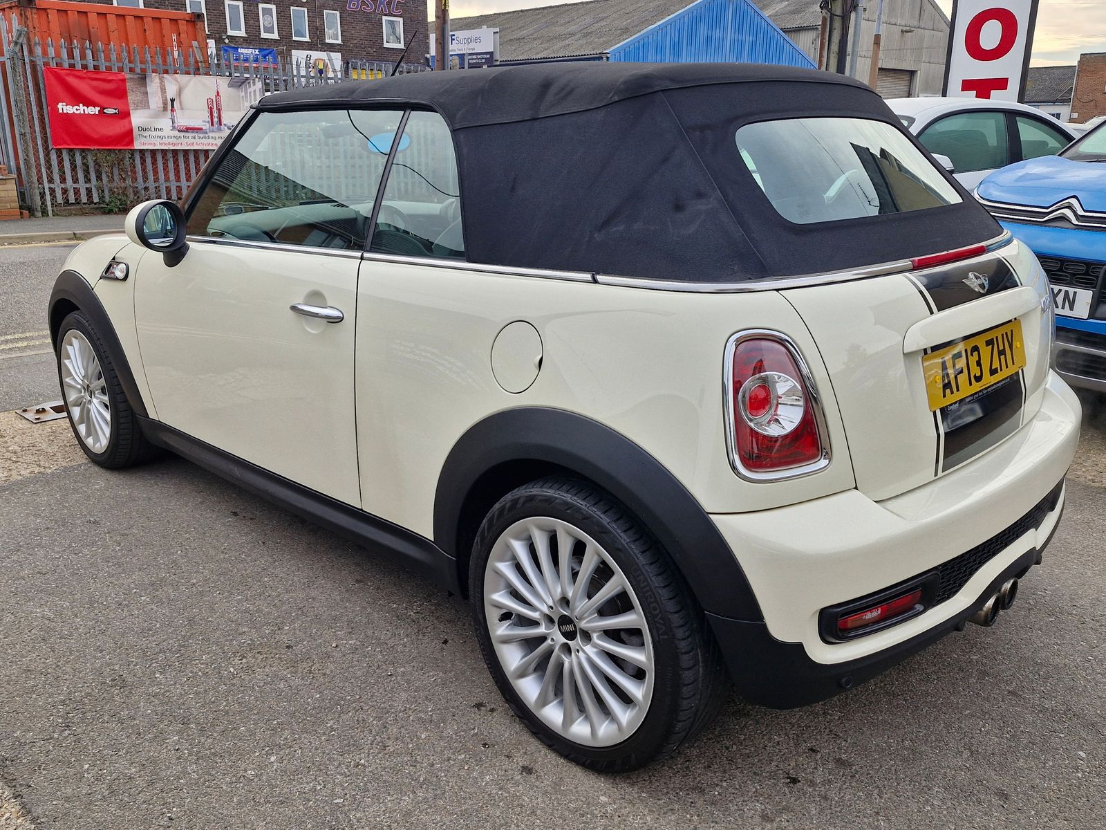 MINI Convertible 1.6 Cooper S Convertible 2dr Petrol Manual Euro 5 (s/s) (184 ps) 2dr Manual 2026