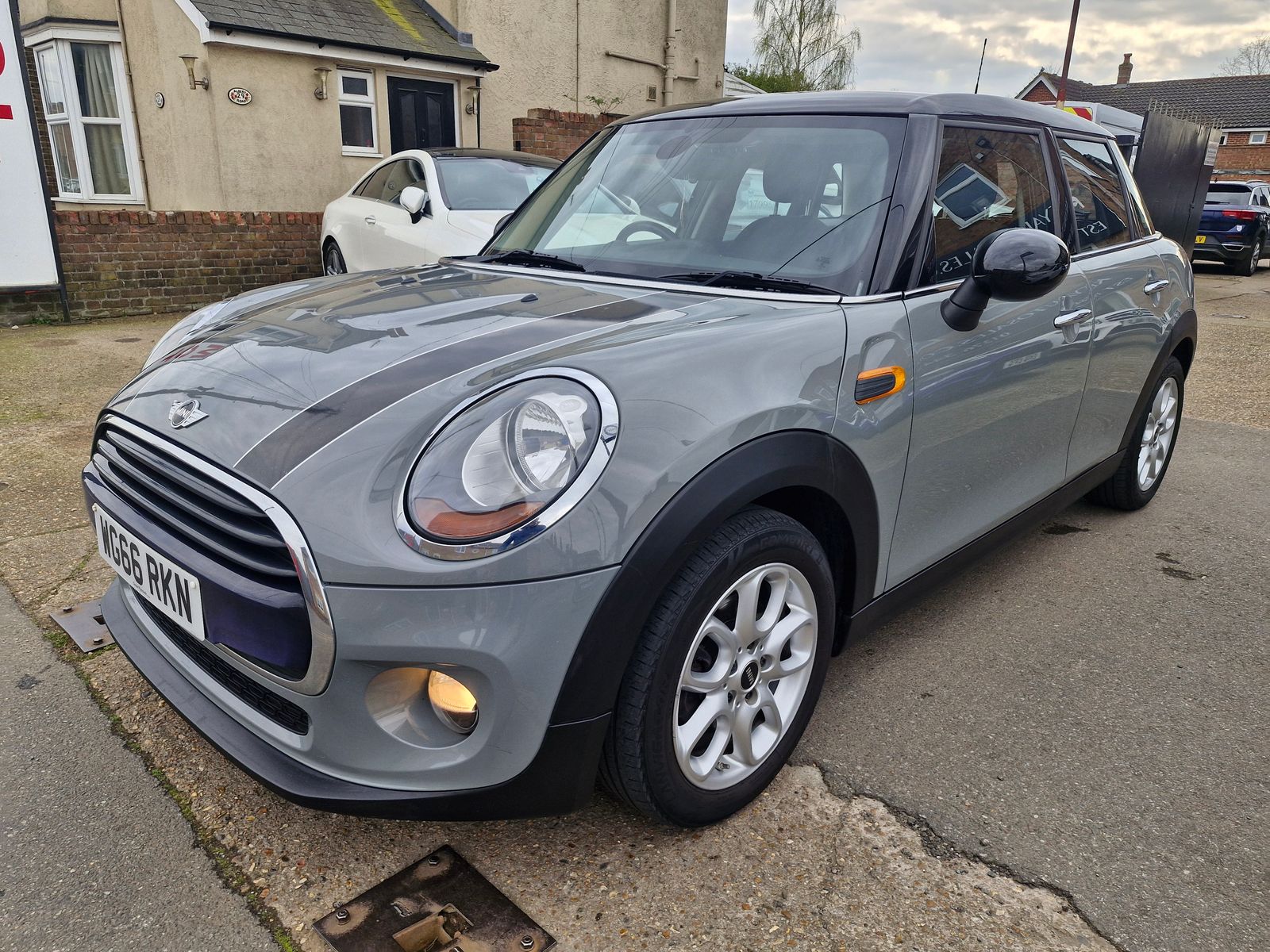 MINI Hatch 1.5 Cooper D Hatchback 5dr Diesel Manual Euro 6 (s/s) (116 ps) 5dr Manual 2026