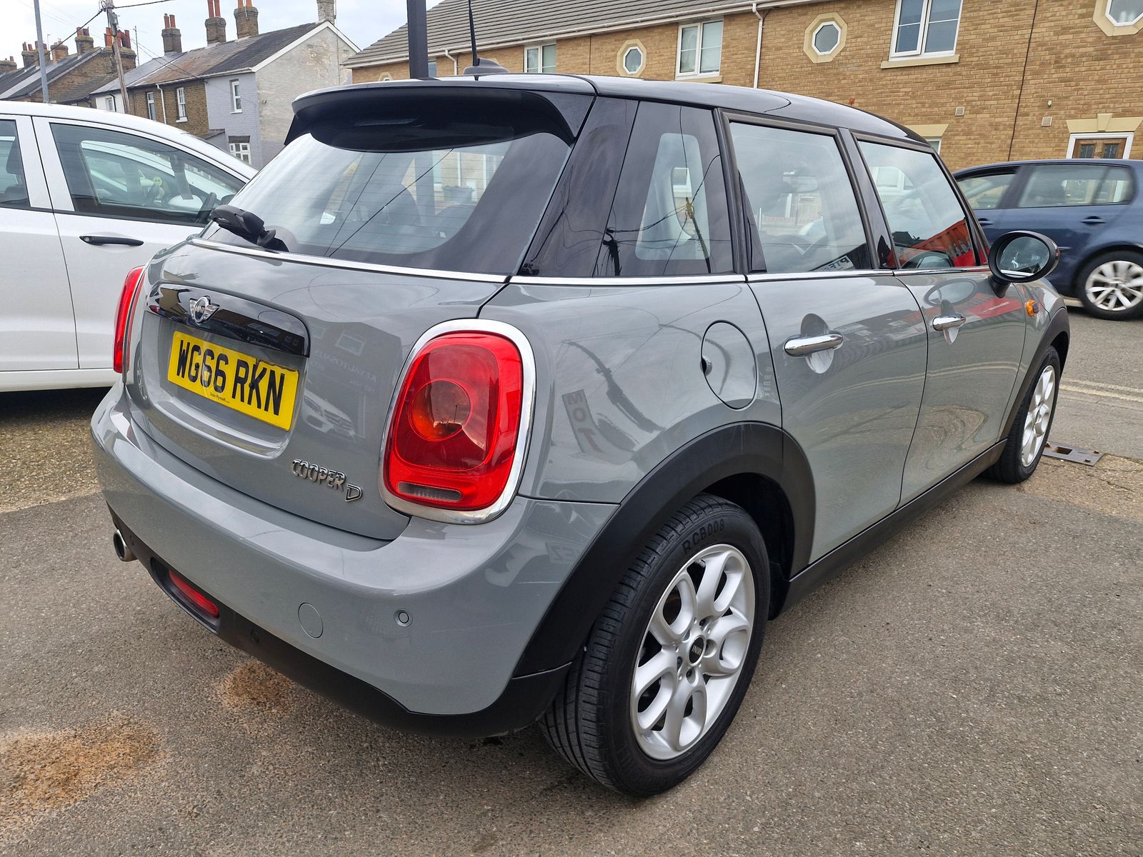 MINI Hatch 1.5 Cooper D Hatchback 5dr Diesel Manual Euro 6 (s/s) (116 ps) 5dr Manual 2026
