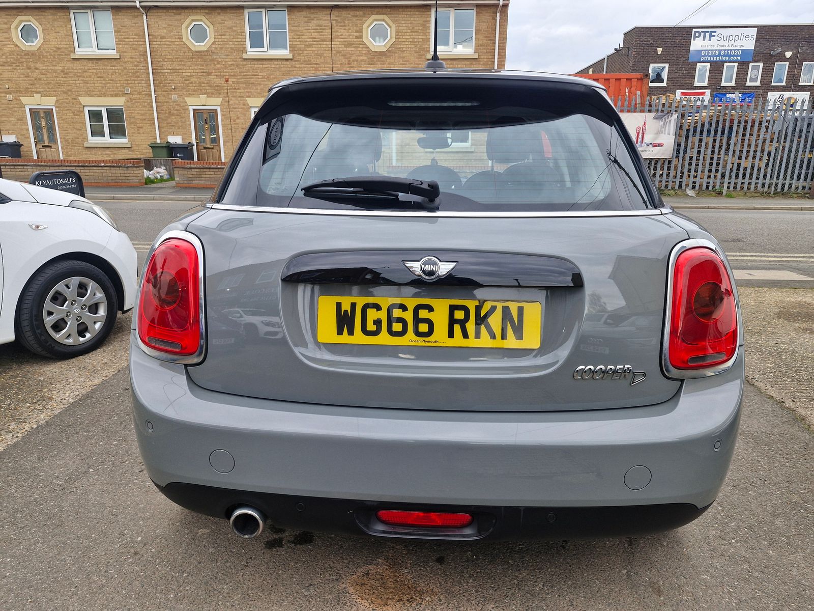 MINI Hatch 1.5 Cooper D Hatchback 5dr Diesel Manual Euro 6 (s/s) (116 ps) 5dr Manual 2026