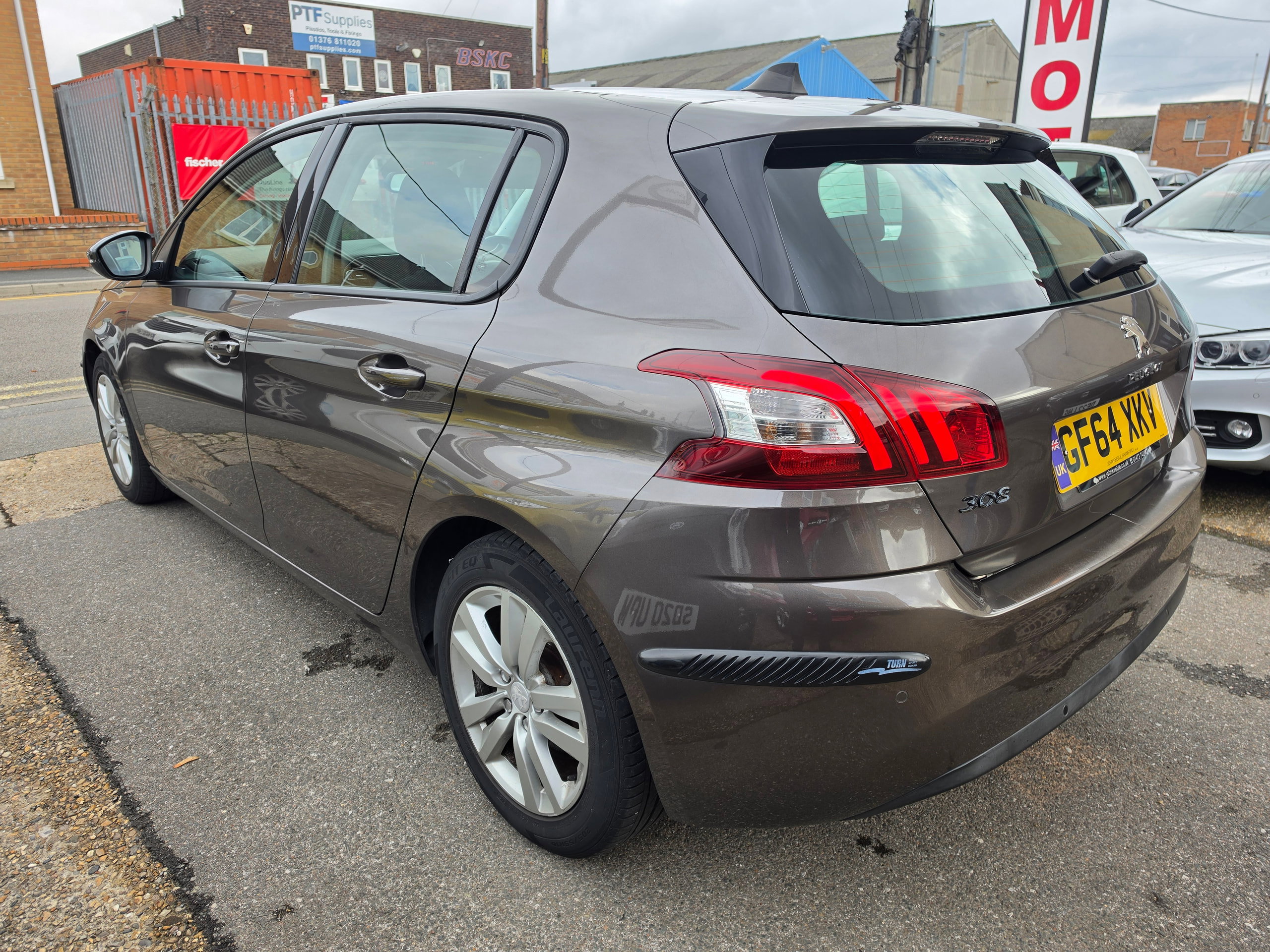 Peugeot 308 1.6 HDi Active Hatchback 5dr Diesel Manual Euro 5 (92 ps) 5dr Manual 2026