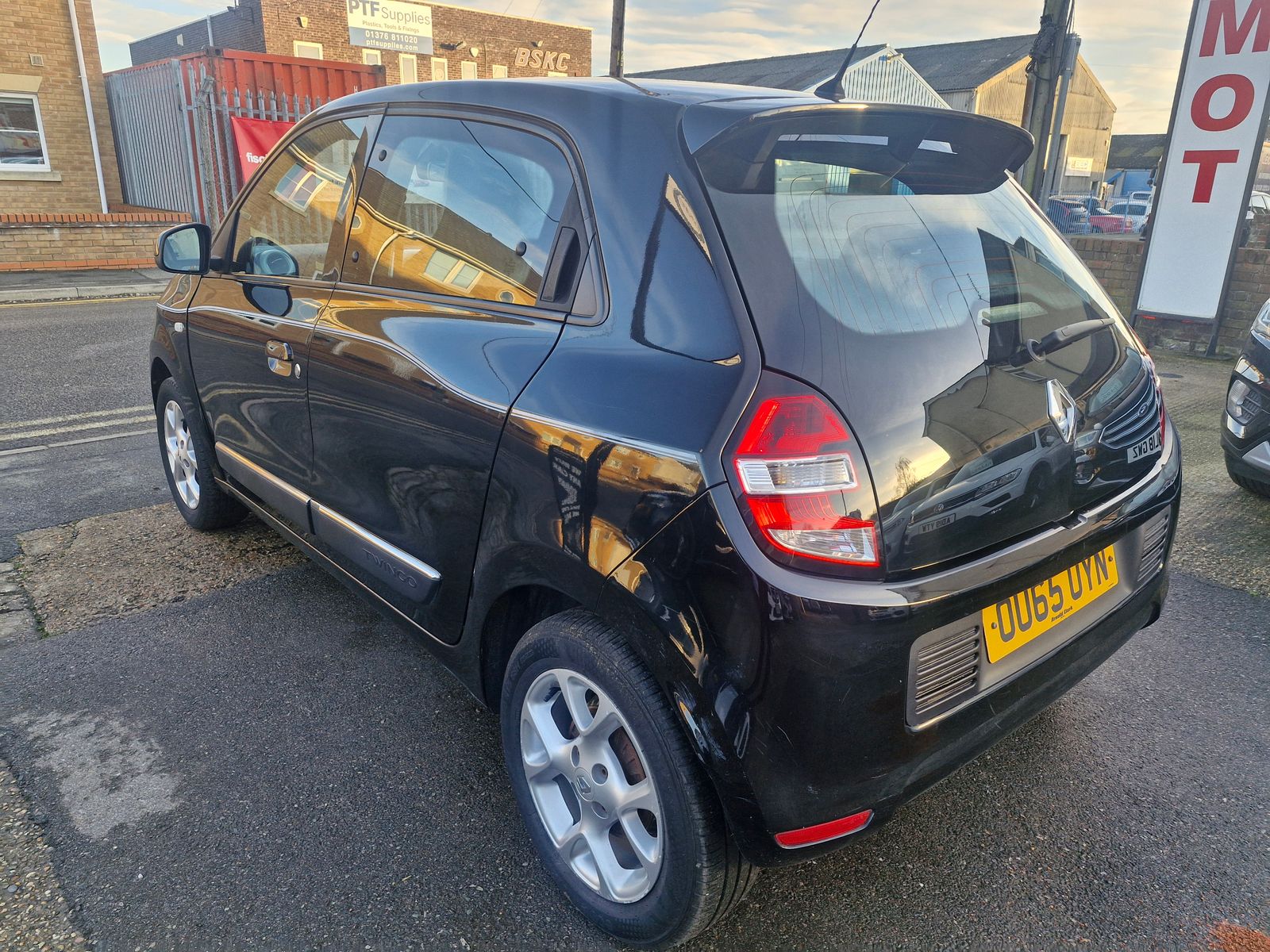 Renault Twingo 1.0 SCe Dynamique Hatchback 5dr Petrol Manual Euro 6 (s/s) (70 ps) 5dr Manual 2026