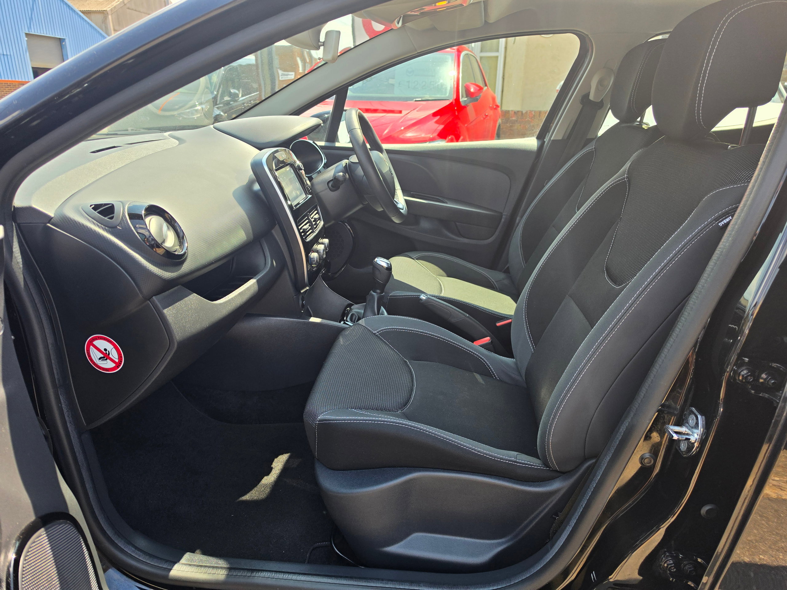 Renault Clio 0.9 TCe Dynamique Nav Hatchback 5dr Petrol Manual Euro 6 (s/s) (90 ps) 5dr Manual 2026