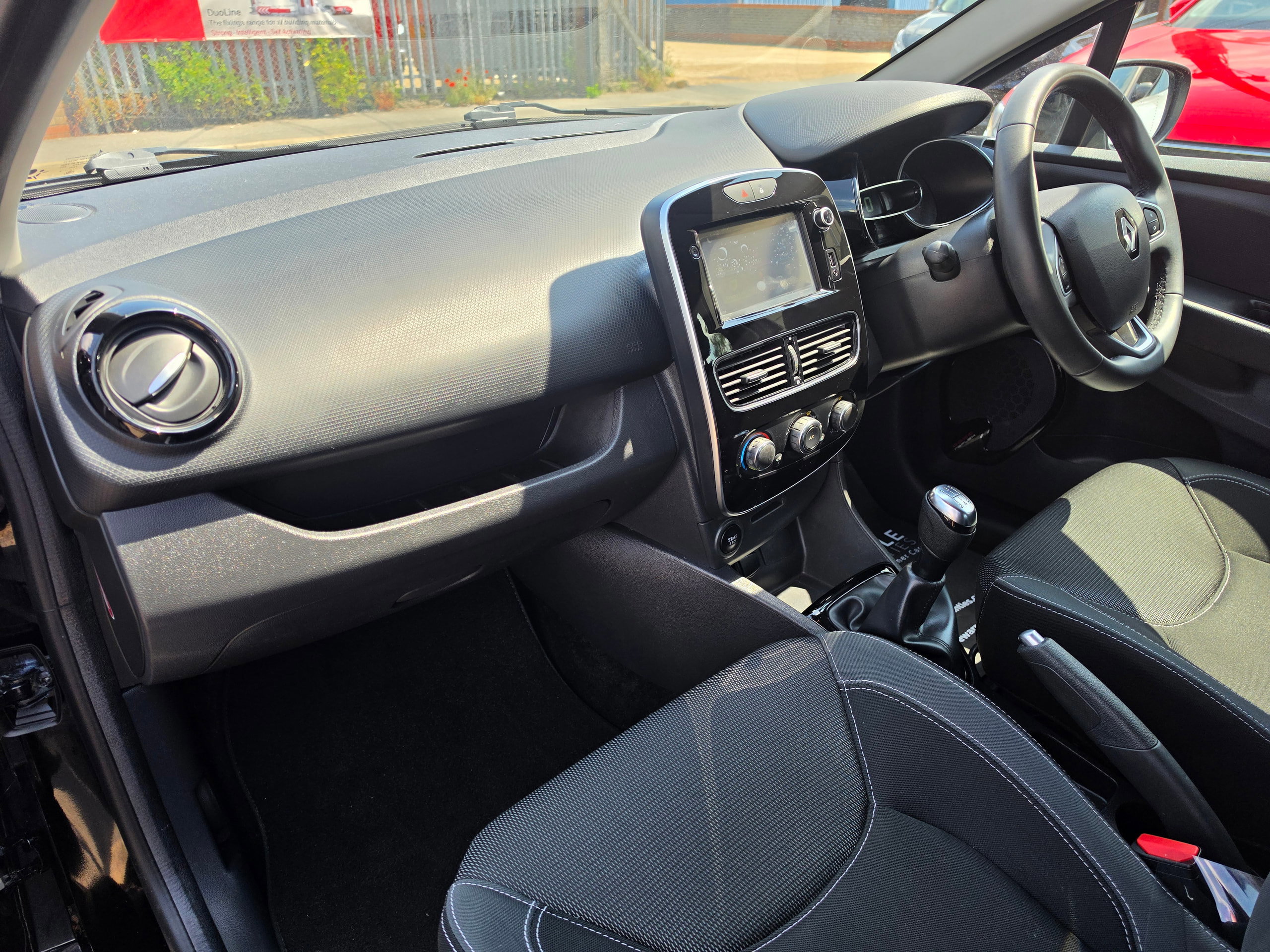 Renault Clio 0.9 TCe Dynamique Nav Hatchback 5dr Petrol Manual Euro 6 (s/s) (90 ps) 5dr Manual 2026