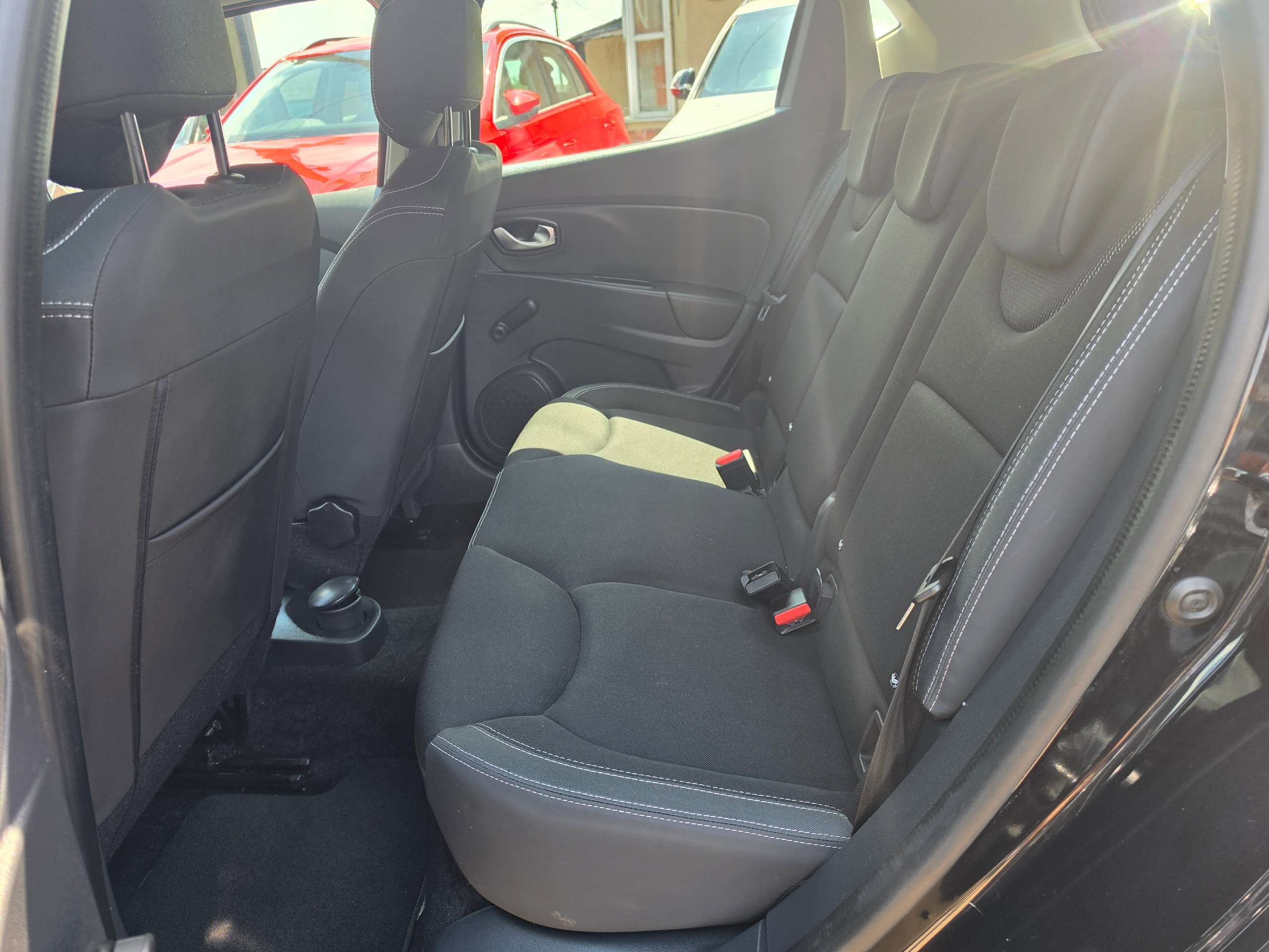 Renault Clio 0.9 TCe Dynamique Nav Hatchback 5dr Petrol Manual Euro 6 (s/s) (90 ps) 5dr Manual 2026