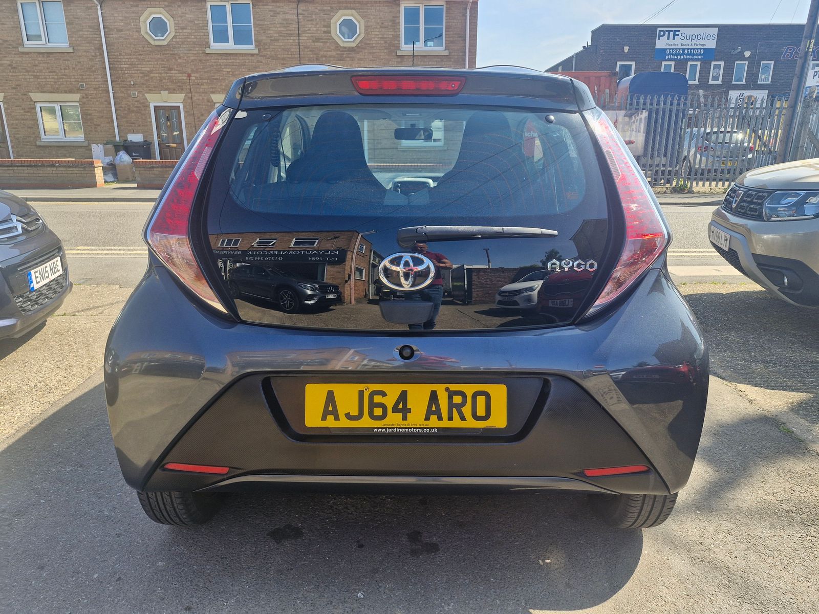 Toyota Aygo 1.0 VVT-i x-play Hatchback 5dr Petrol Manual Euro 5 Euro 5 (68 ps) 5dr Manual 2026