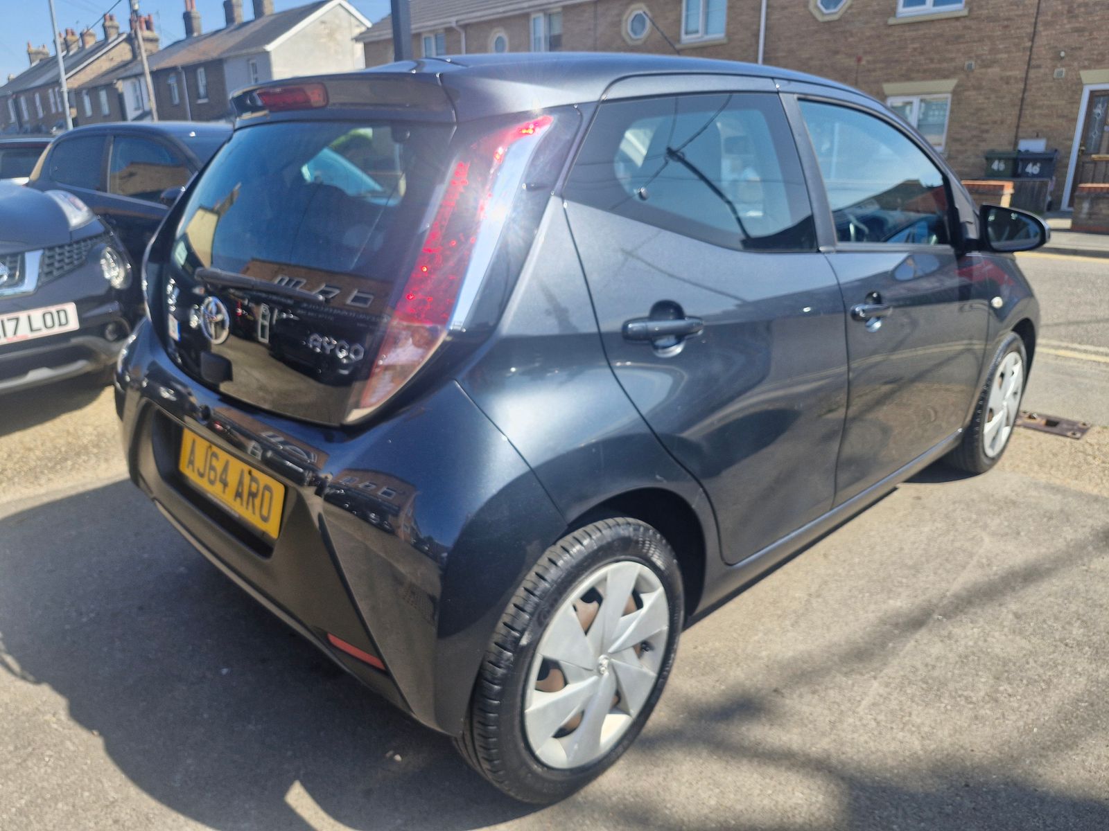 Toyota Aygo 1.0 VVT-i x-play Hatchback 5dr Petrol Manual Euro 5 Euro 5 (68 ps) 5dr Manual 2026