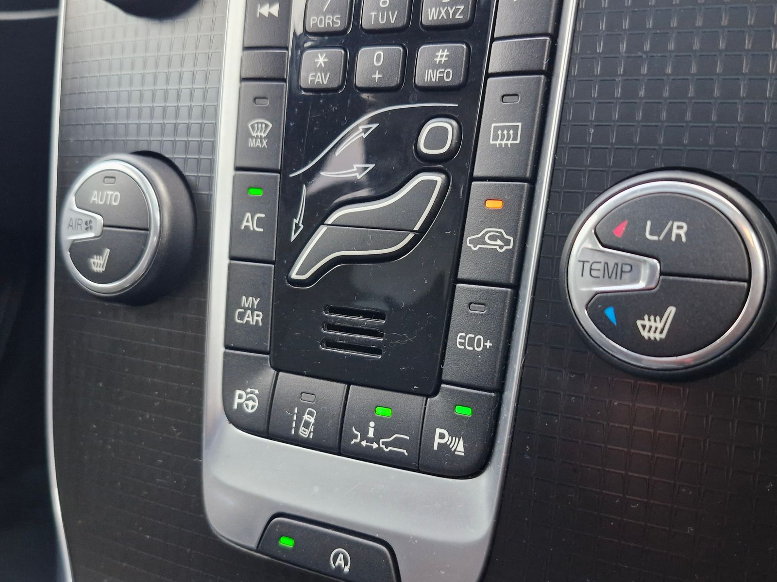 Volvo V40 1.5 T3 GPF R-Design Nav Plus Hatchback 5dr Petrol Auto Euro 6 (s/s) (152 ps) 5dr Automatic 2026