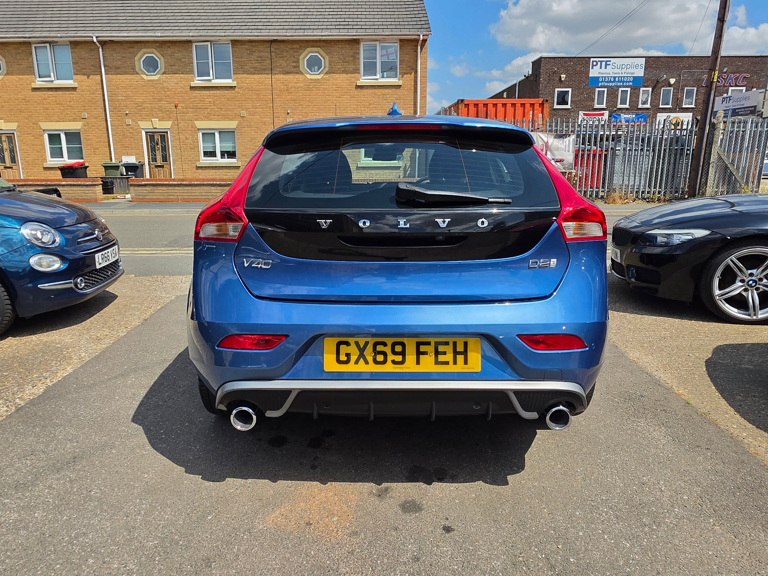 Volvo V40 2.0 D2 R-Design Nav Plus Hatchback 5dr Diesel Manual Euro 6 (s/s) (120 ps) 5dr Manual 2026