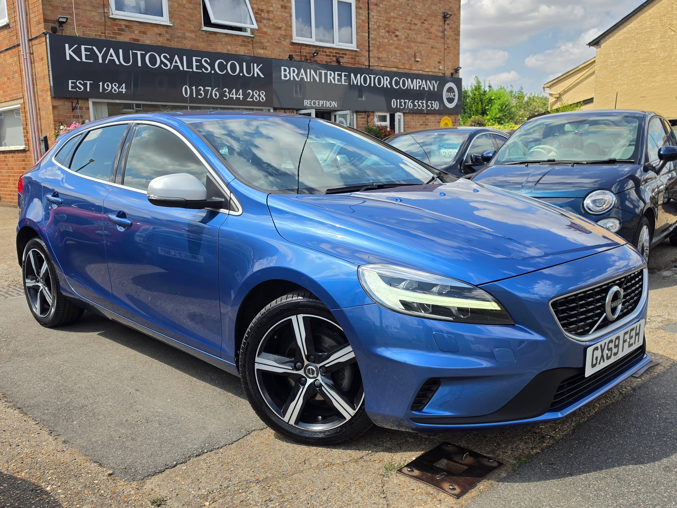 Volvo V40 2.0 D2 R-Design Nav Plus Hatchback 5dr Diesel Manual Euro 6 (s/s) (120 ps) 5dr Manual 2026