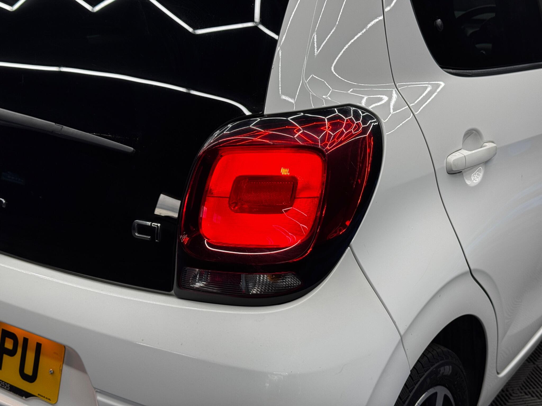 Citroen C1 1.0 VTi Shine Euro 6 (s/s) 5dr 5dr Manual 2026
