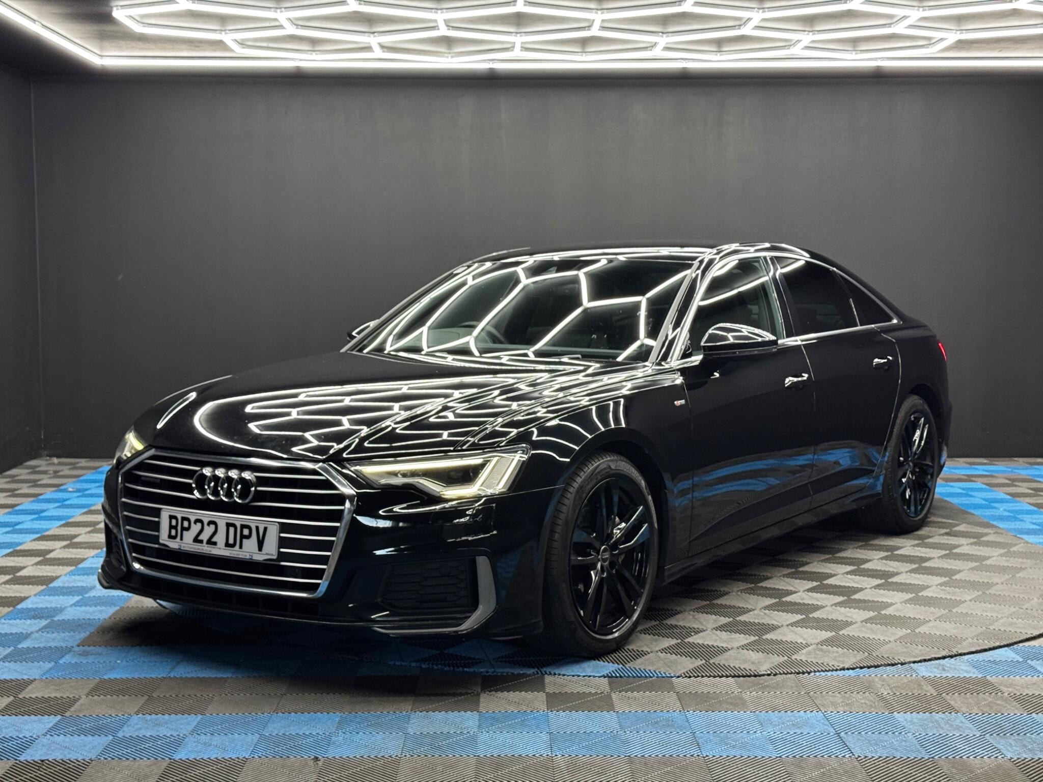 Audi A6 Saloon 2.0 TDI 40 S line S Tronic quattro Euro 6 (s/s) 4dr 4dr Automatic 2026
