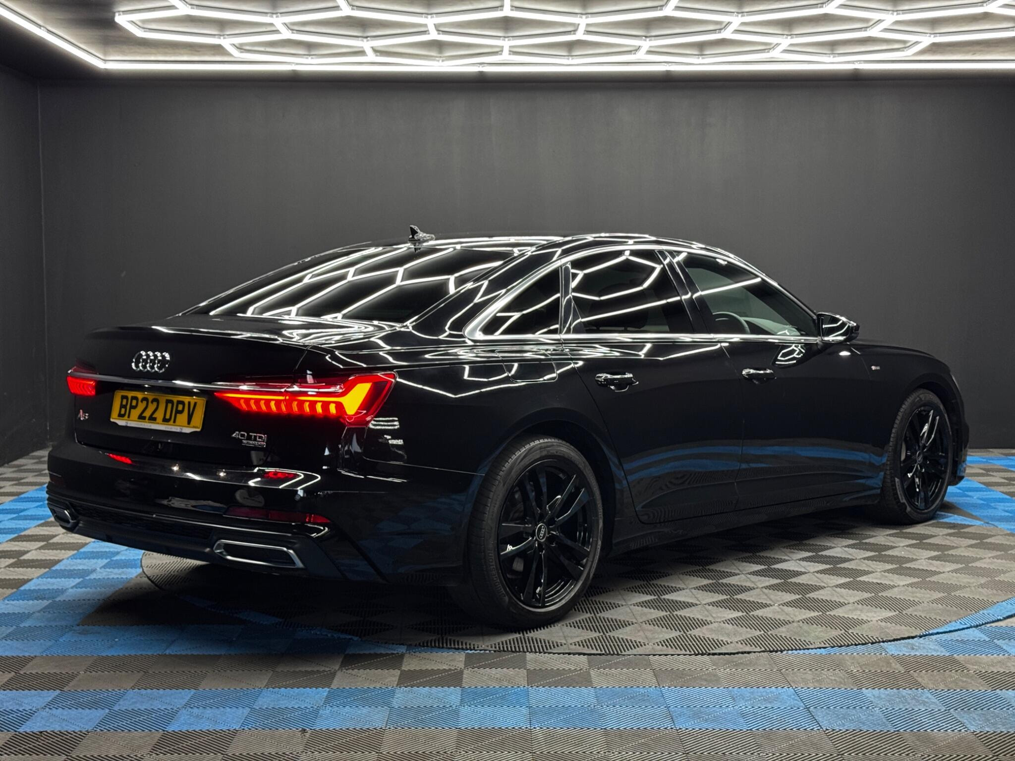 Audi A6 Saloon 2.0 TDI 40 S line S Tronic quattro Euro 6 (s/s) 4dr 4dr Automatic 2026
