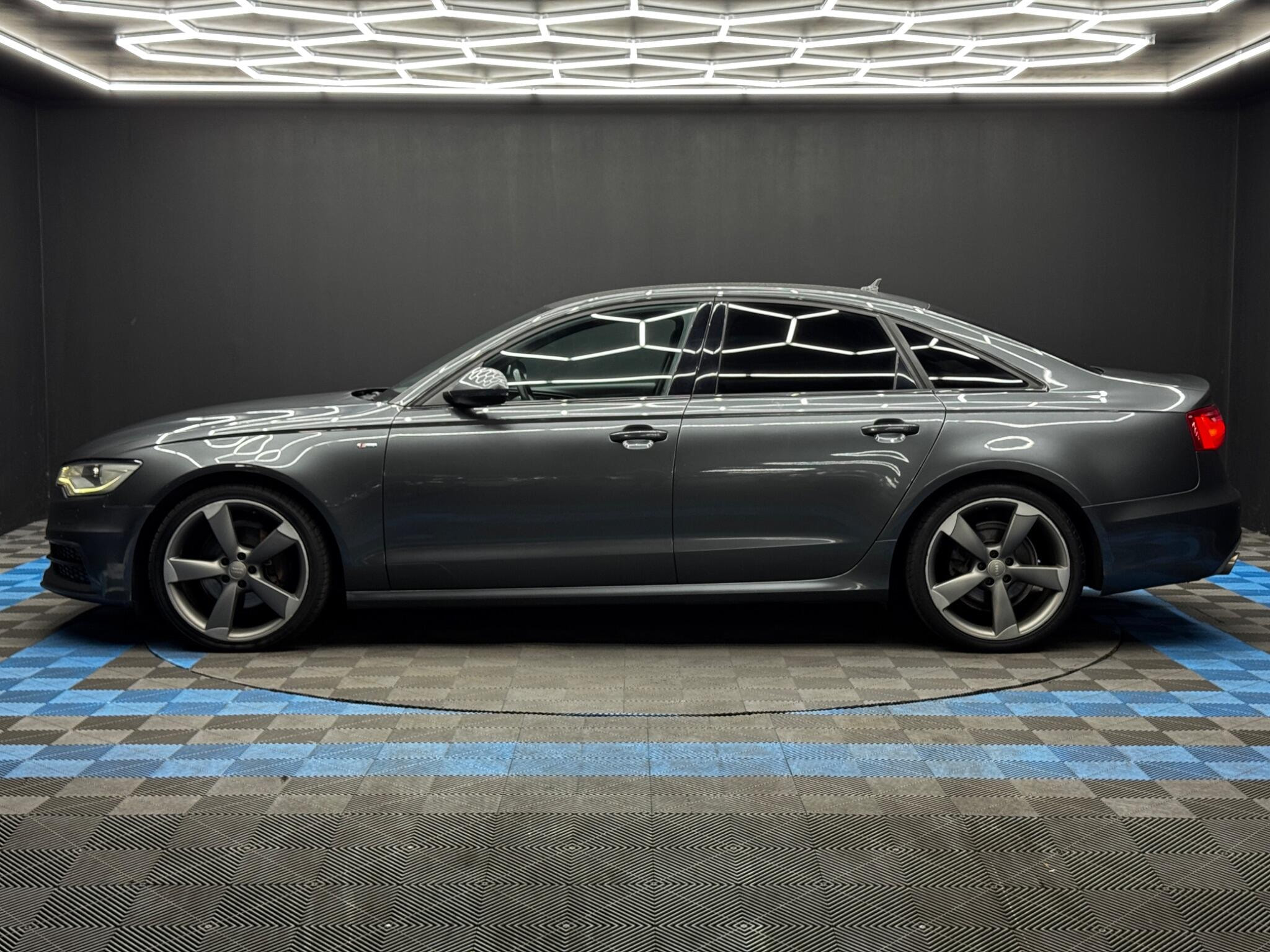 Audi A6 Saloon 2.0 TDI ultra Black Edition Euro 6 (s/s) 4dr 4dr Manual 2026