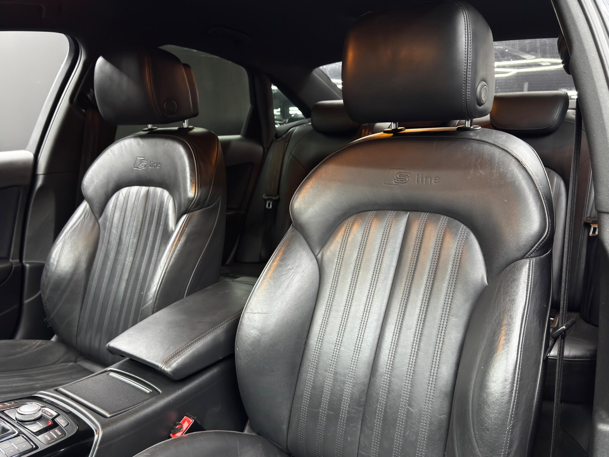 Audi A6 Saloon 2.0 TDI ultra Black Edition Euro 6 (s/s) 4dr 4dr Manual 2026