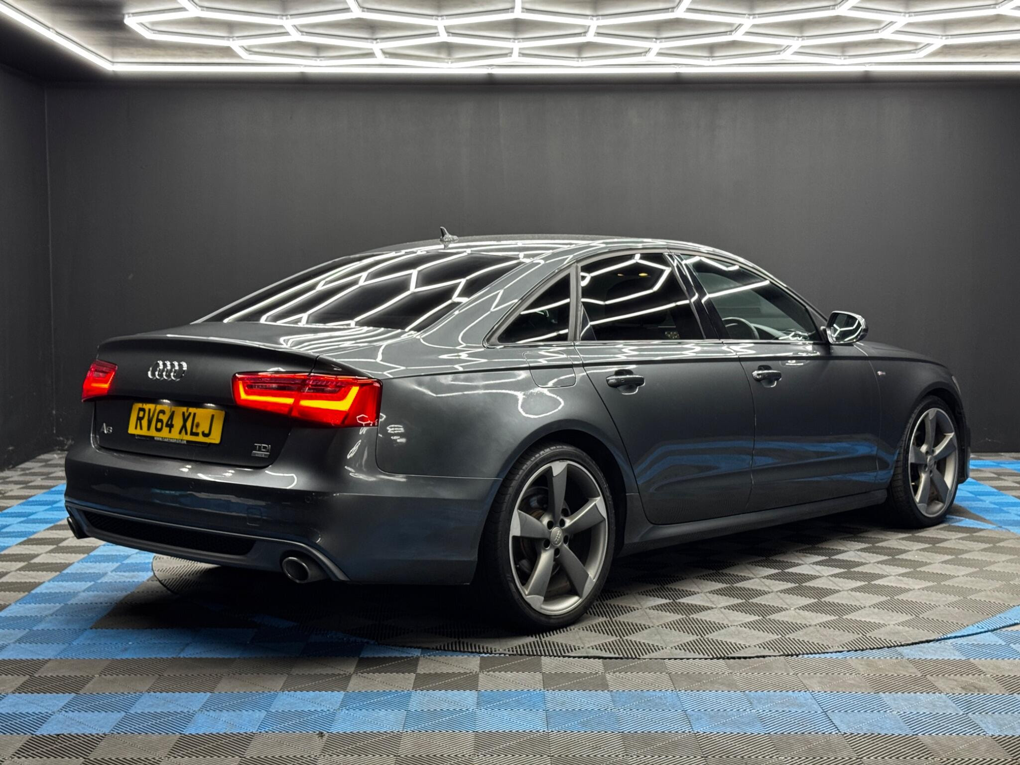 Audi A6 Saloon 2.0 TDI ultra Black Edition Euro 6 (s/s) 4dr 4dr Manual 2026