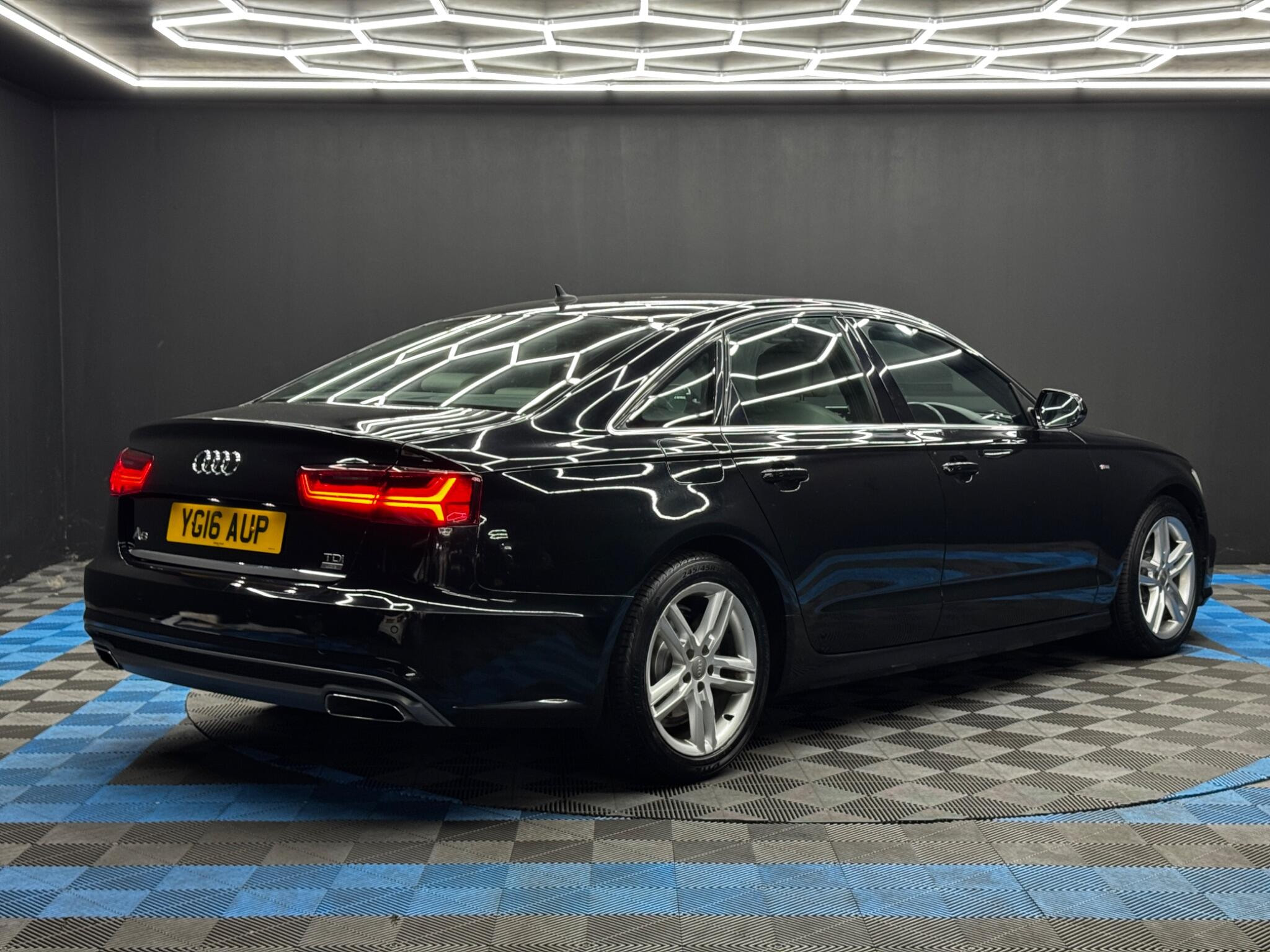 Audi A6 Saloon 2.0 TDI ultra S line S Tronic Euro 6 (s/s) 4dr 4dr Automatic 2026