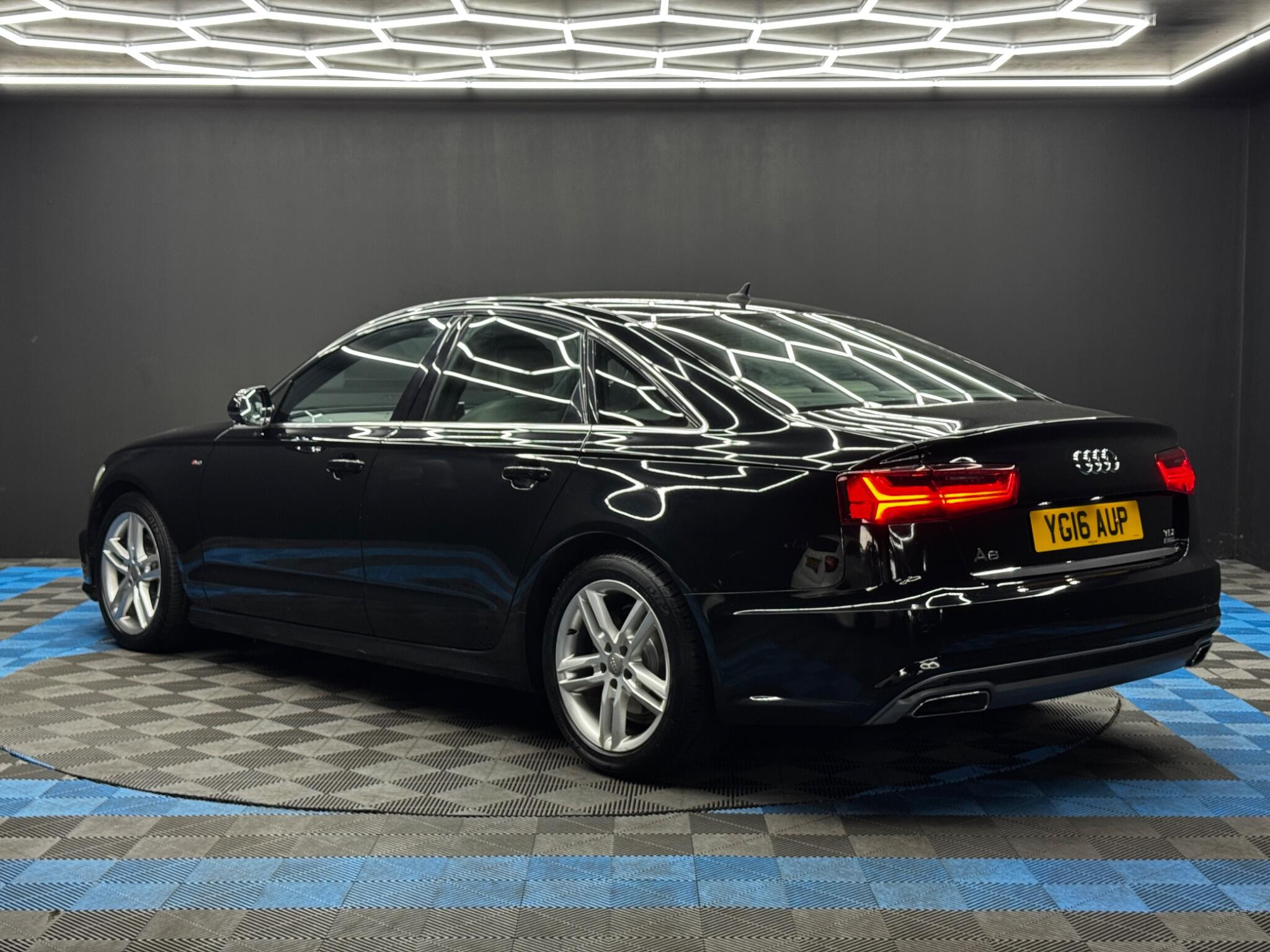 Audi A6 Saloon 2.0 TDI ultra S line S Tronic Euro 6 (s/s) 4dr 4dr Automatic 2026