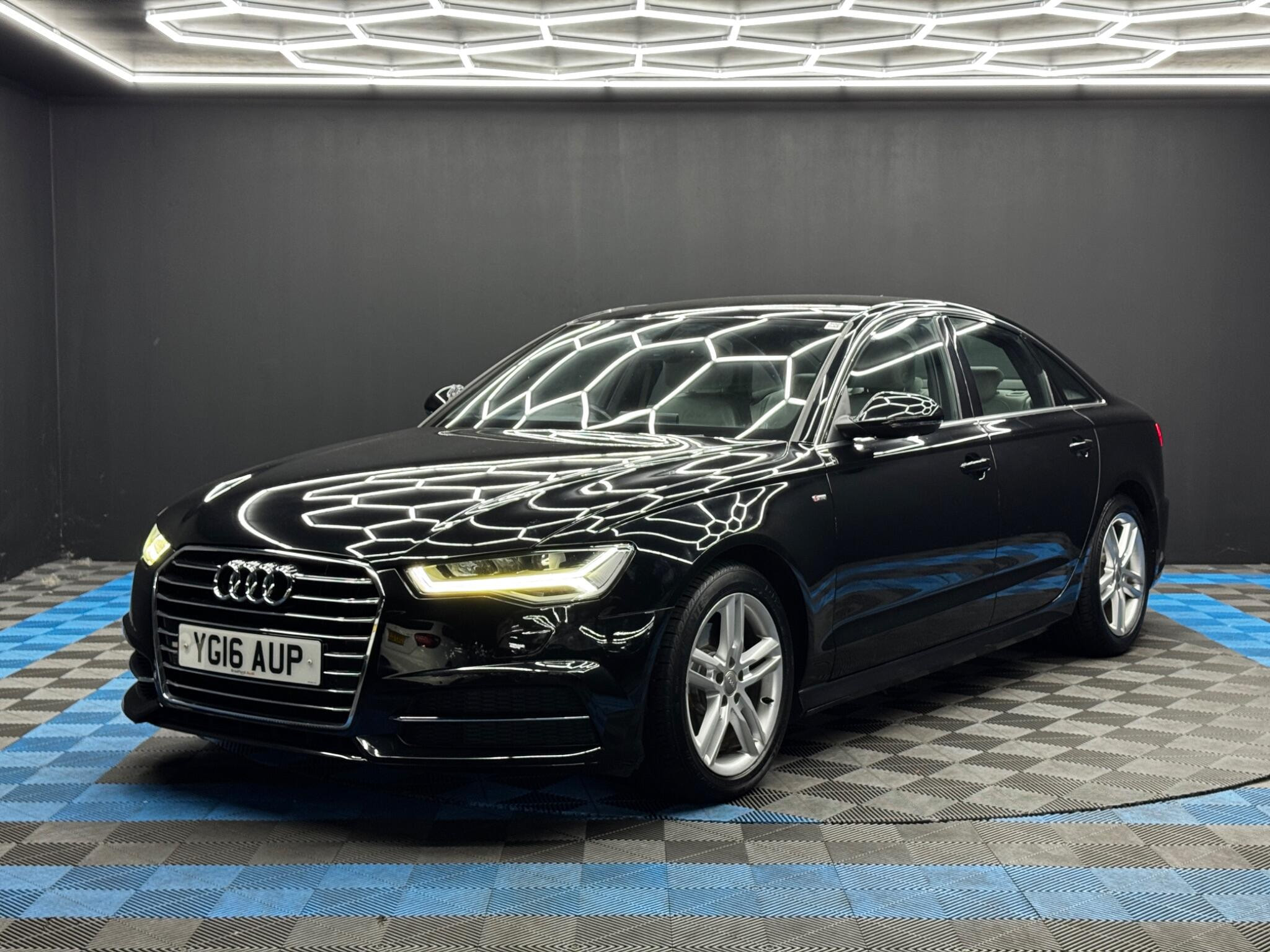 Audi A6 Saloon 2.0 TDI ultra S line S Tronic Euro 6 (s/s) 4dr 4dr Automatic 2026