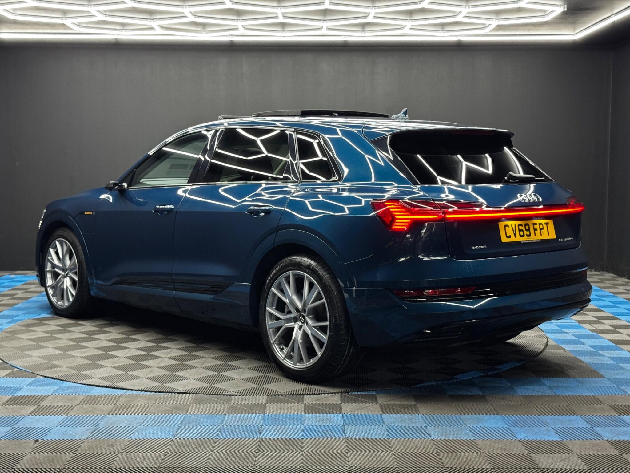 Audi E-tron 55 Launch Edition Auto quattro 5dr 95kWh 5dr Automatic 2026