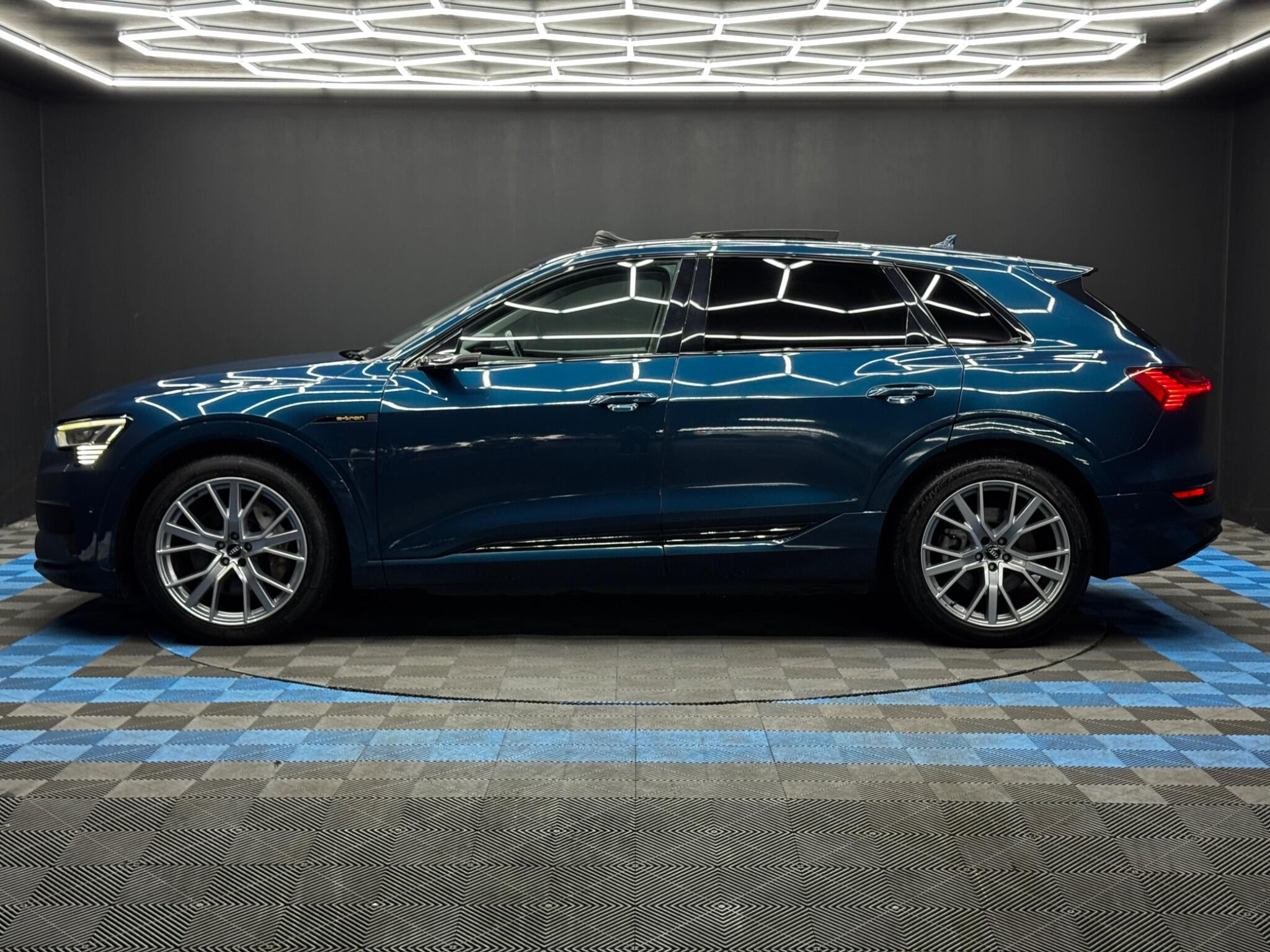 Audi E-tron 55 Launch Edition Auto quattro 5dr 95kWh 5dr Automatic 2026