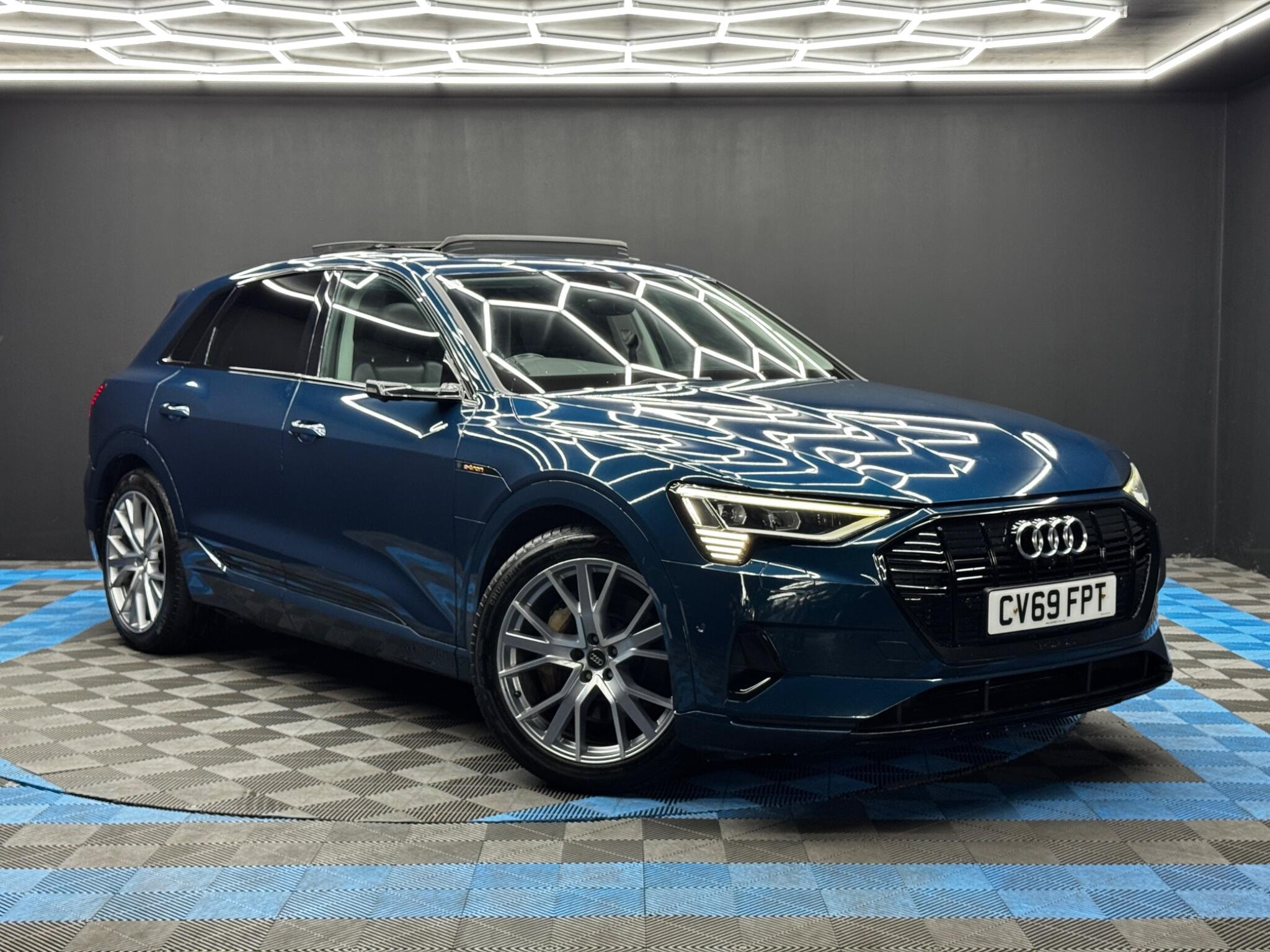 Audi E-tron 55 Launch Edition Auto quattro 5dr 95kWh 5dr Automatic 2026