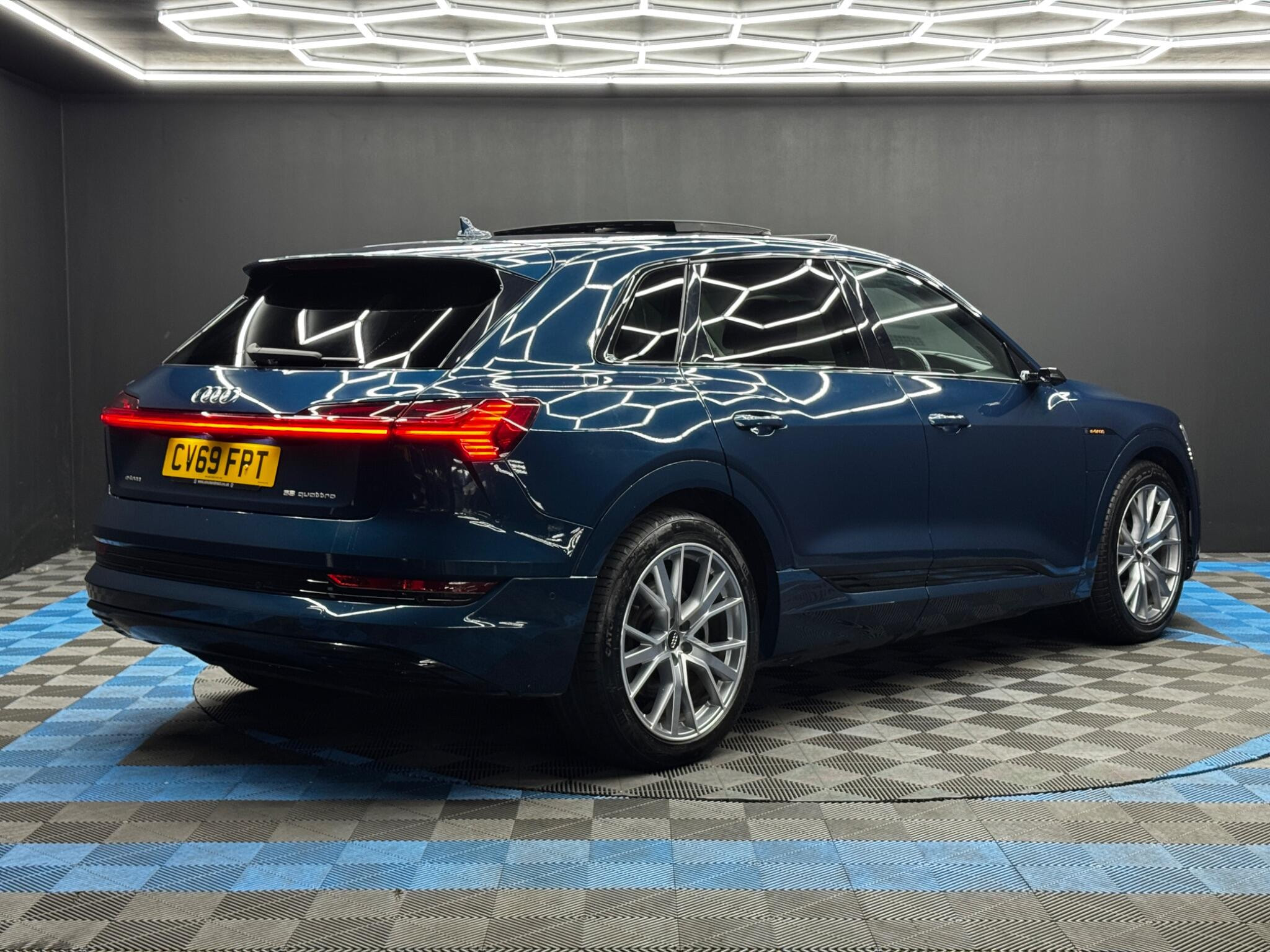 Audi E-tron 55 Launch Edition Auto quattro 5dr 95kWh 5dr Automatic 2026
