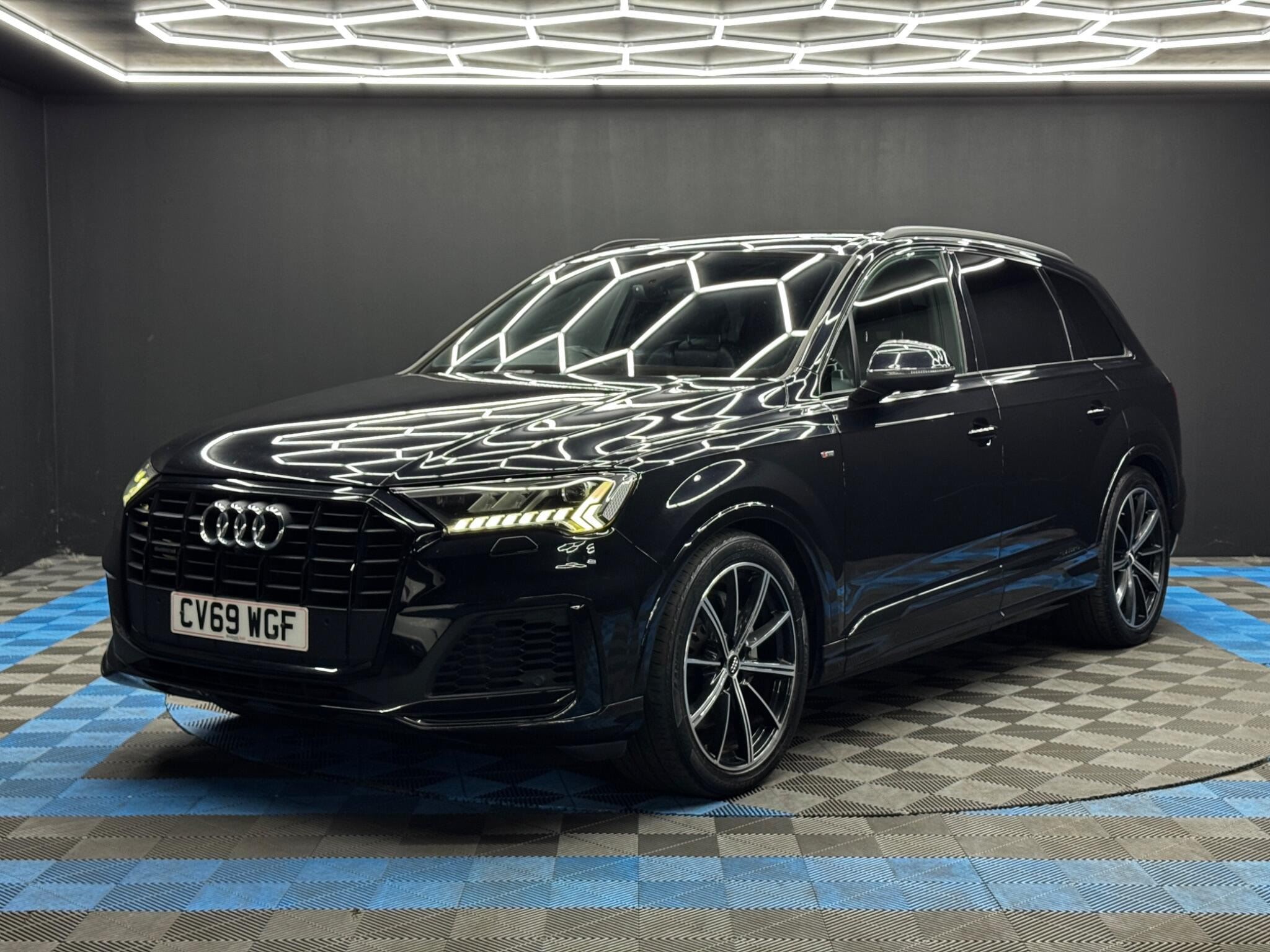 Audi Q7 3.0 TDI V6 50 Black Edition Tiptronic quattro Euro 6 (s/s) 5dr 5dr Automatic 2026