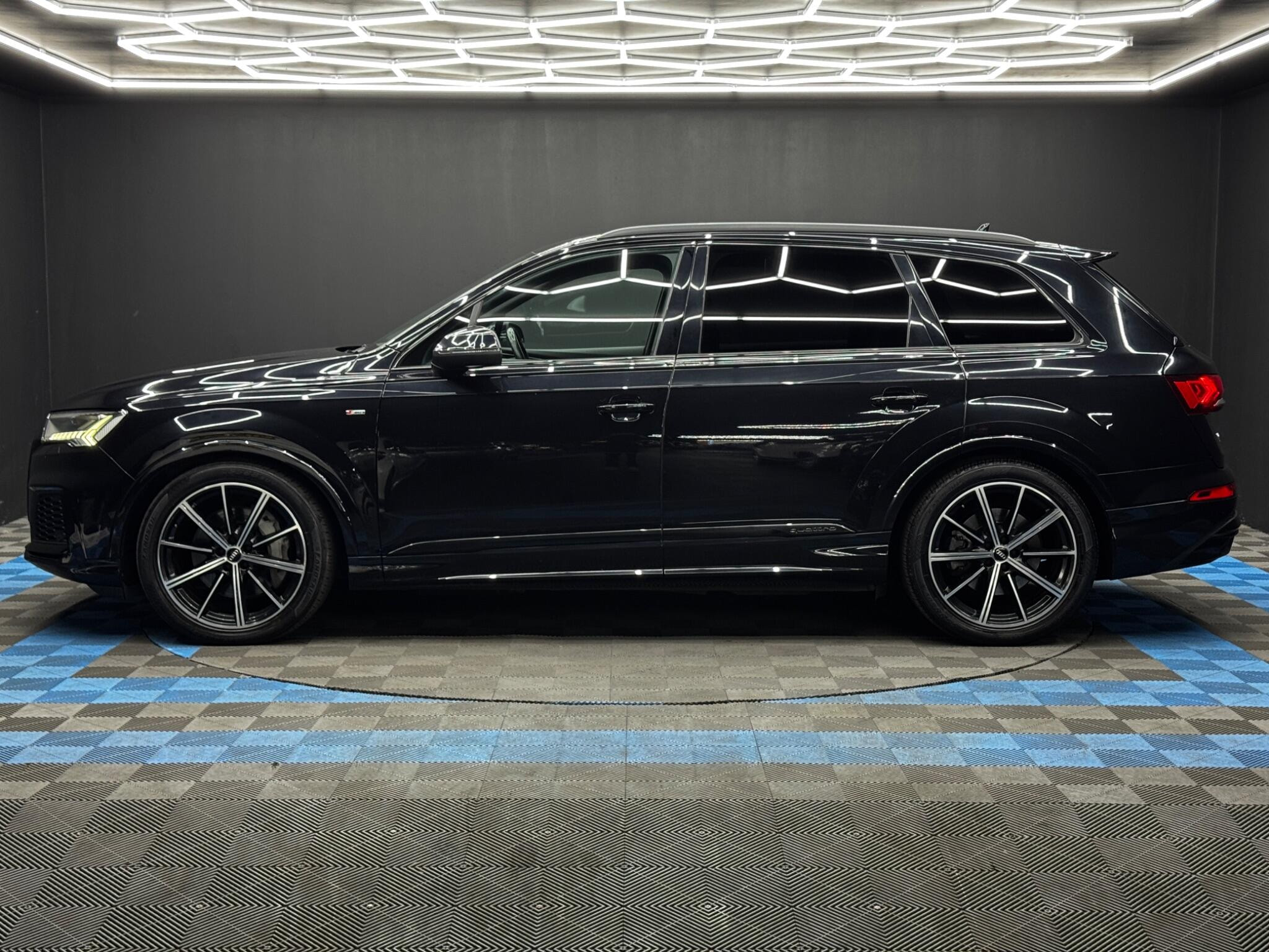 Audi Q7 3.0 TDI V6 50 Black Edition Tiptronic quattro Euro 6 (s/s) 5dr 5dr Automatic 2026