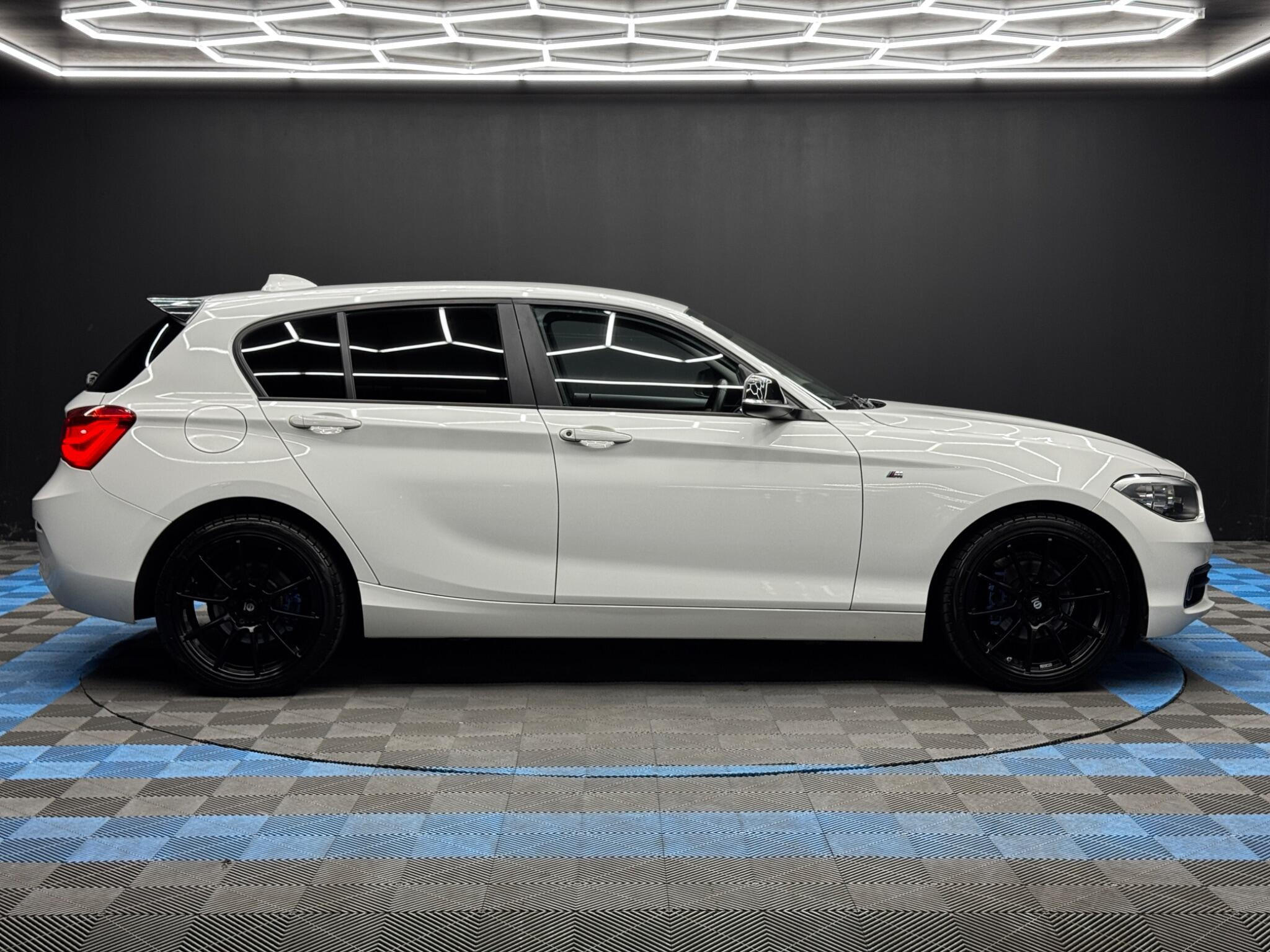 BMW 1 Series 1.5 118i Sport Euro 6 (s/s) 5dr 5dr Manual 2026