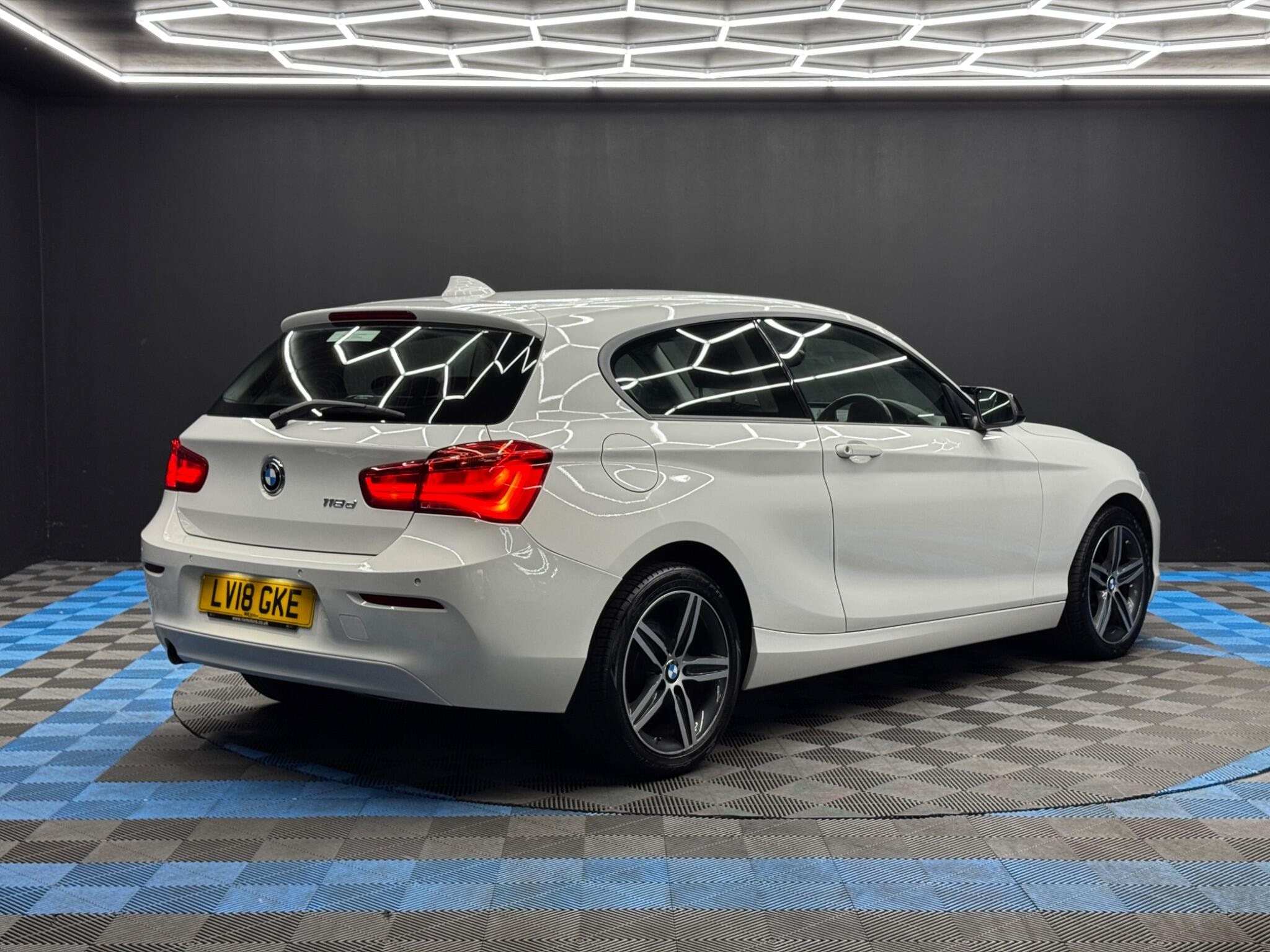BMW 1 Series 2.0 118d Sport Euro 6 (s/s) 3dr 3dr Manual 2026