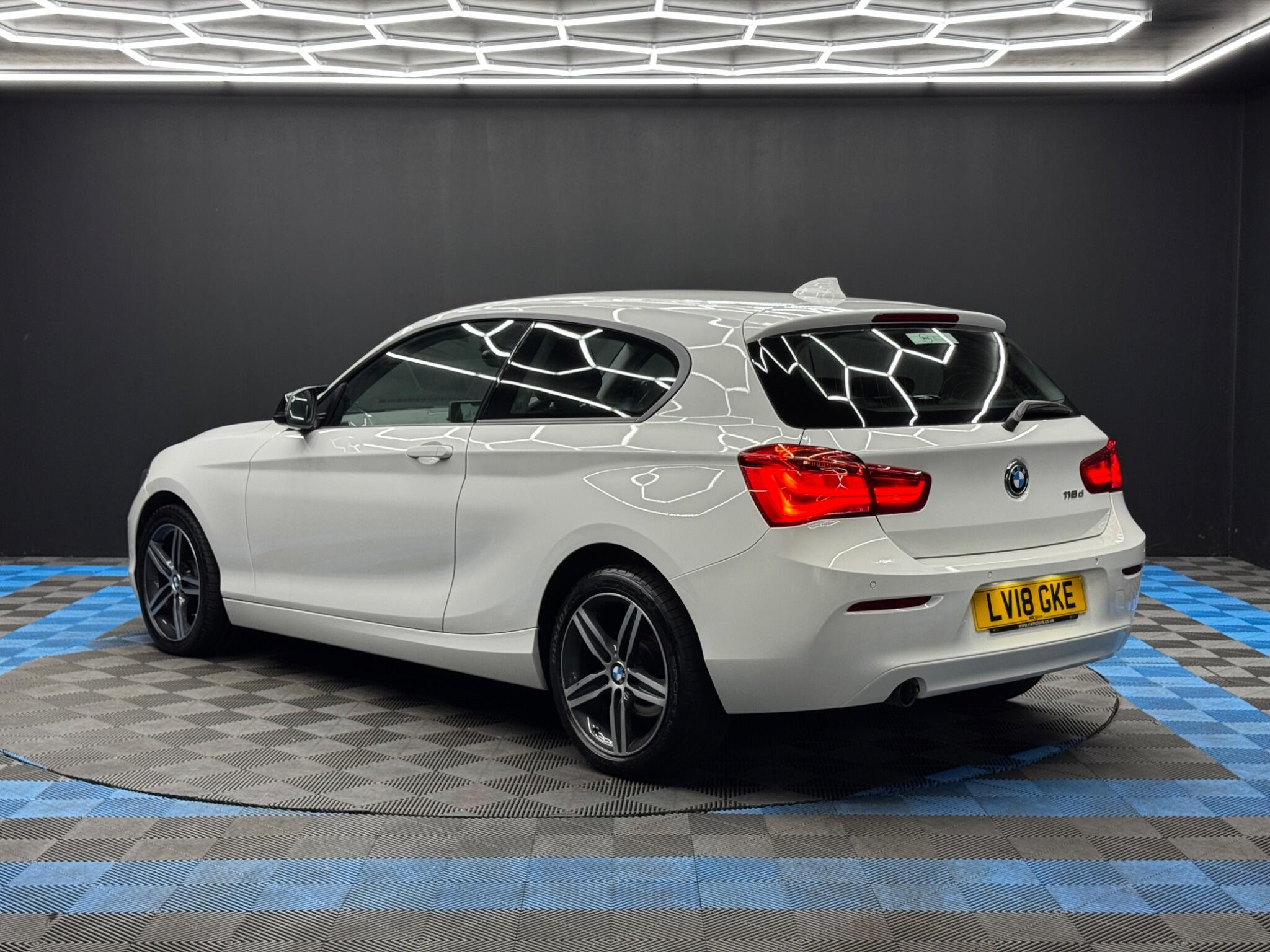 BMW 1 Series 2.0 118d Sport Euro 6 (s/s) 3dr 3dr Manual 2026