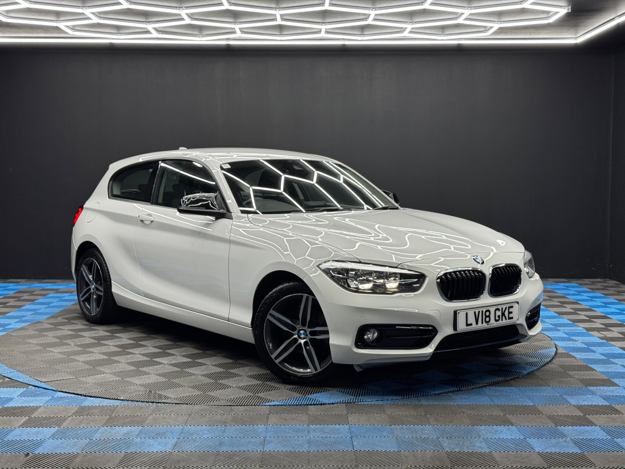 BMW 1 Series 2.0 118d Sport Euro 6 (s/s) 3dr 3dr Manual 2026