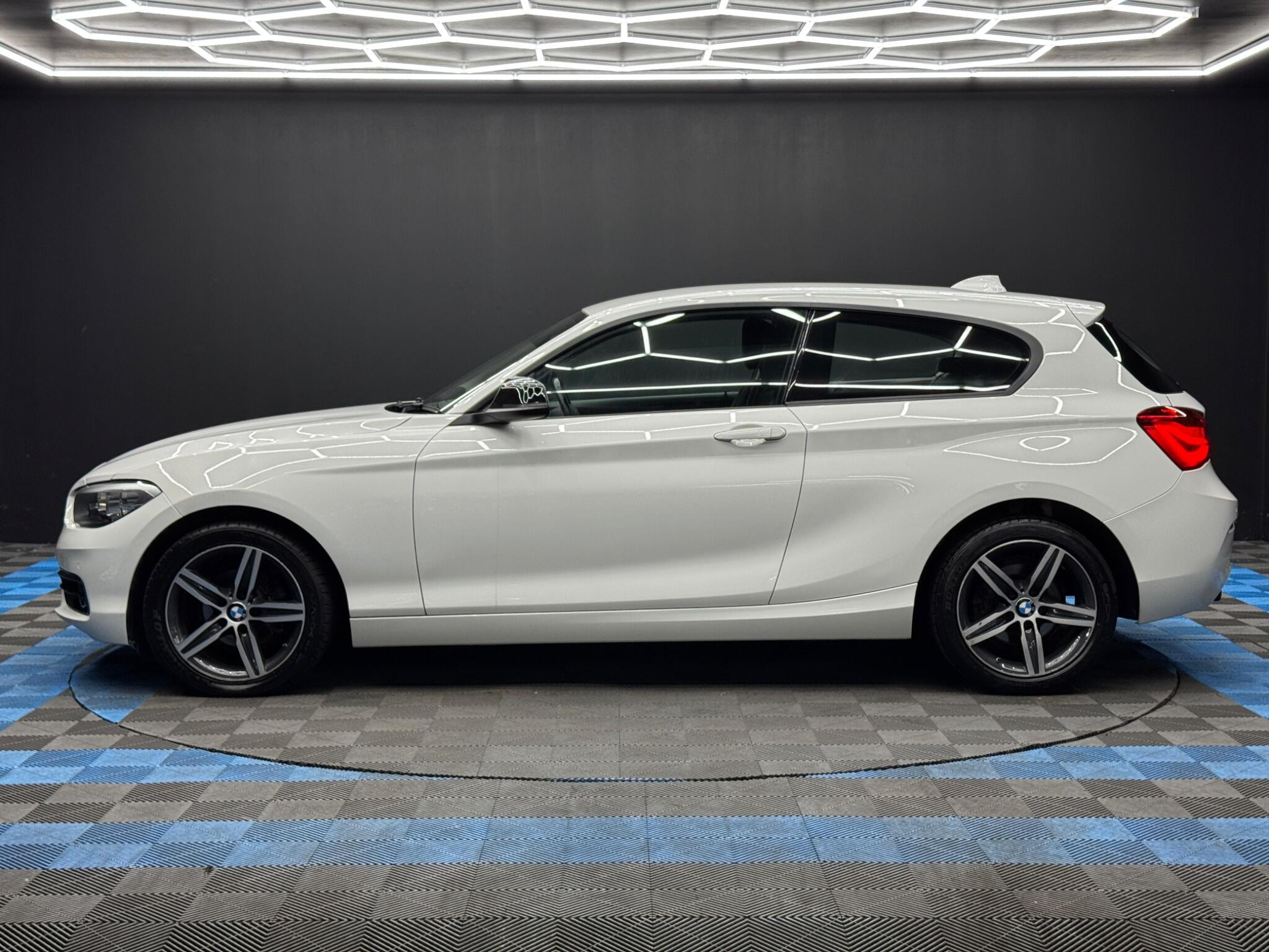 BMW 1 Series 2.0 118d Sport Euro 6 (s/s) 3dr 3dr Manual 2026