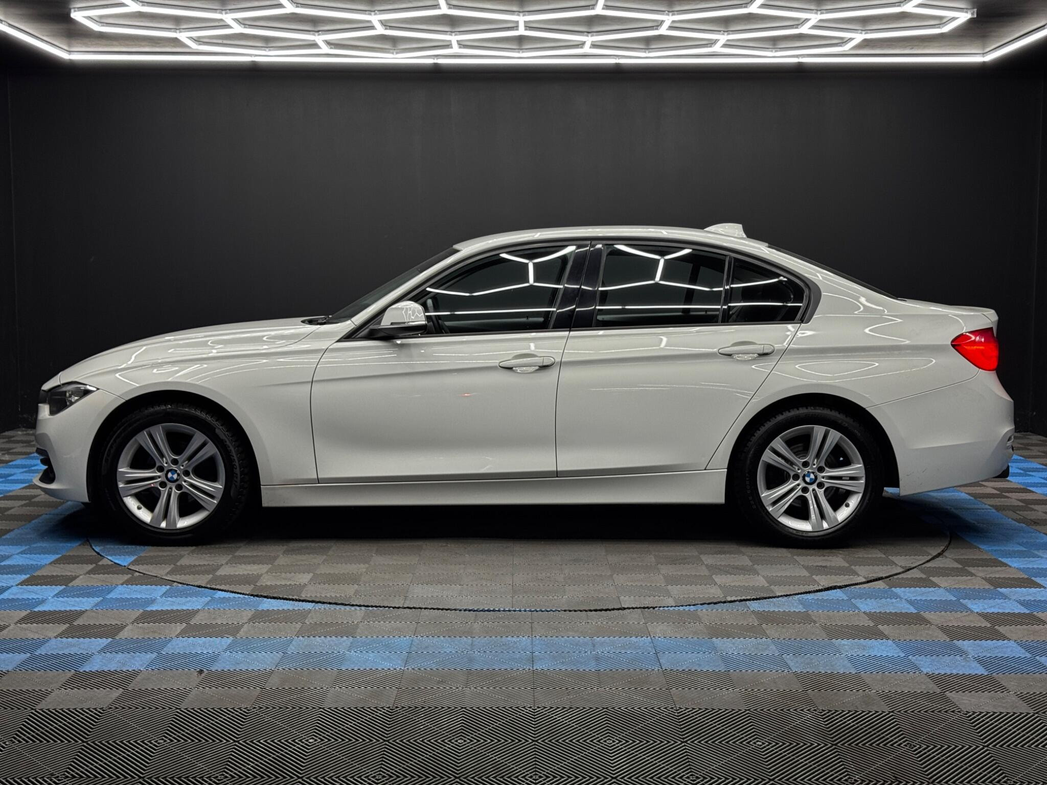 BMW 3 Series 1.5 318i Sport Auto Euro 6 (s/s) 4dr 4dr Automatic 2026