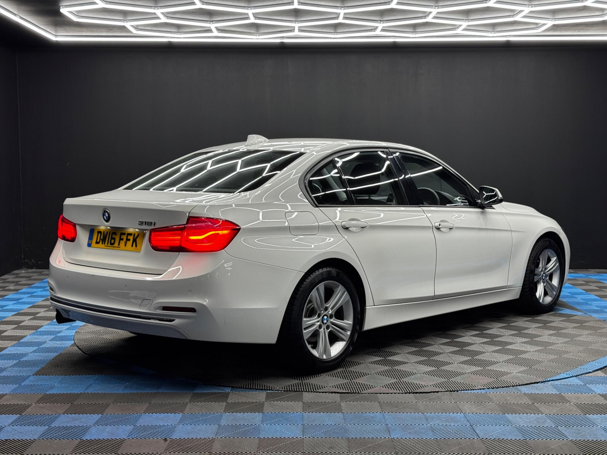 BMW 3 Series 1.5 318i Sport Auto Euro 6 (s/s) 4dr 4dr Automatic 2026