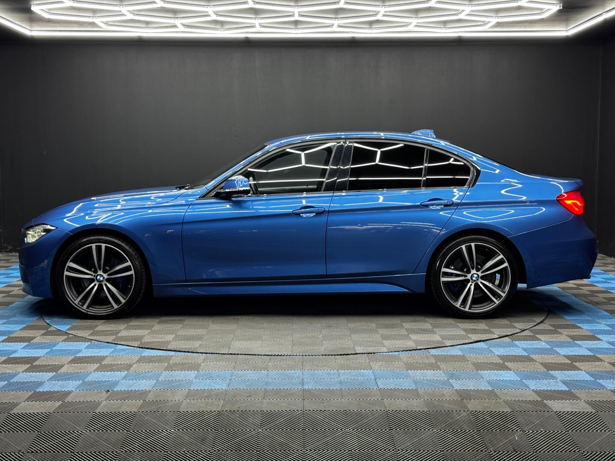 BMW 3 Series 2.0 320d M Sport Euro 6 (s/s) 4dr 4dr Manual 2026