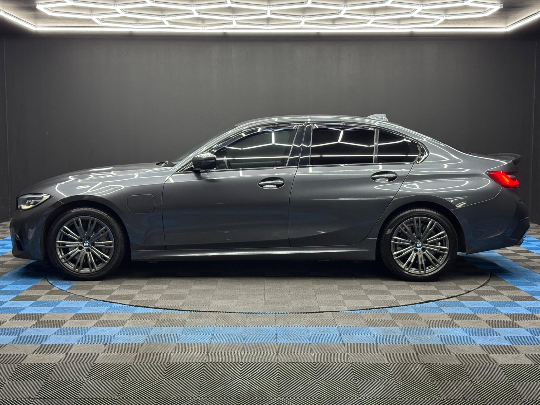BMW 3 Series 2.0 330e 12kWh M Sport Auto Euro 6 (s/s) 4dr 4dr Automatic 2026