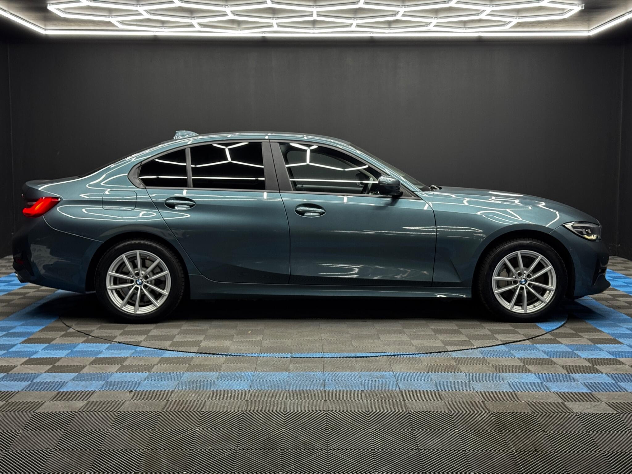 BMW 3 Series 2.0 330e 12kWh SE Pro Auto Euro 6 (s/s) 4dr 4dr Automatic 2026