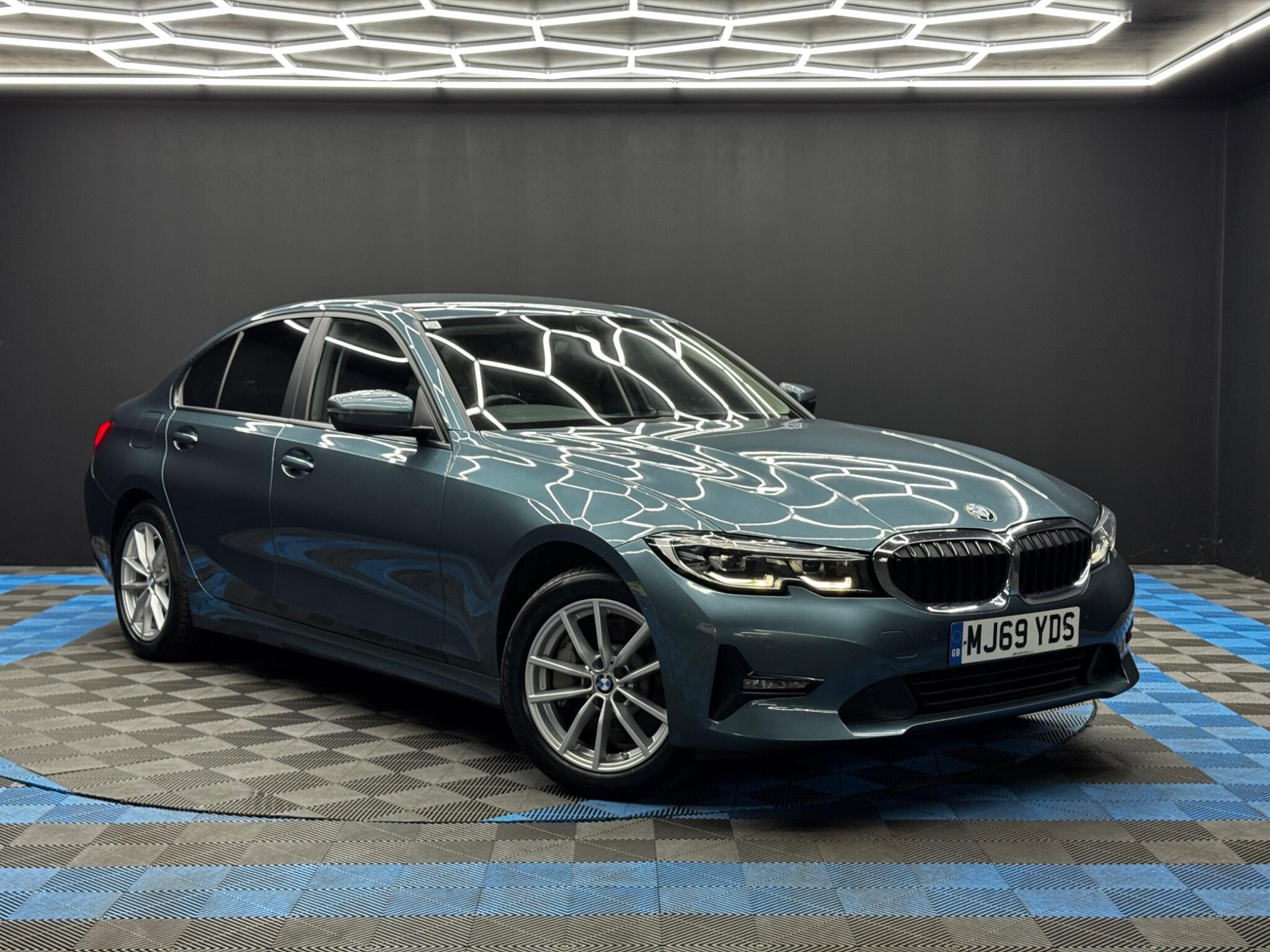BMW 3 Series 2.0 330e 12kWh SE Pro Auto Euro 6 (s/s) 4dr 4dr Automatic 2026