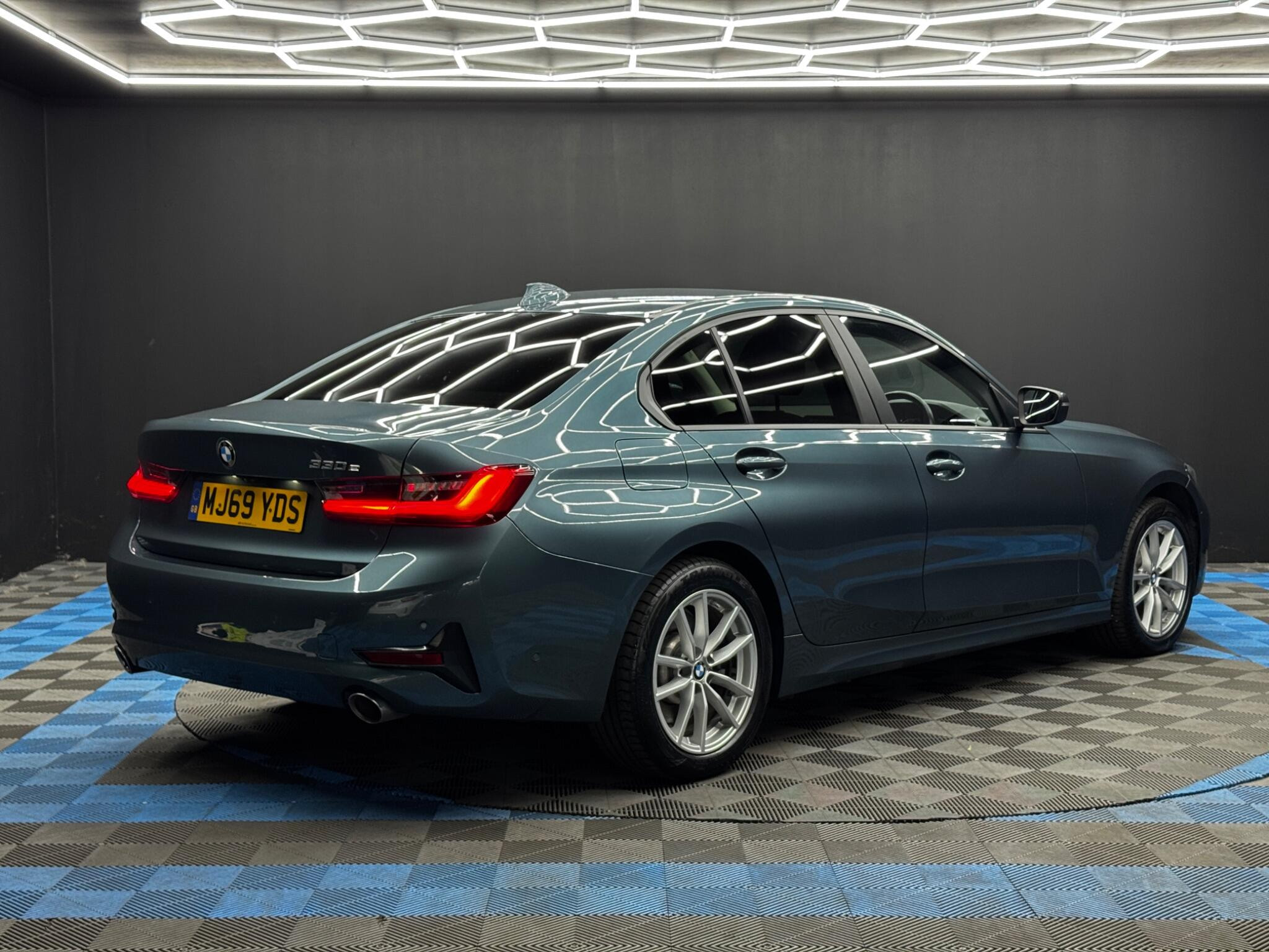 BMW 3 Series 2.0 330e 12kWh SE Pro Auto Euro 6 (s/s) 4dr 4dr Automatic 2026