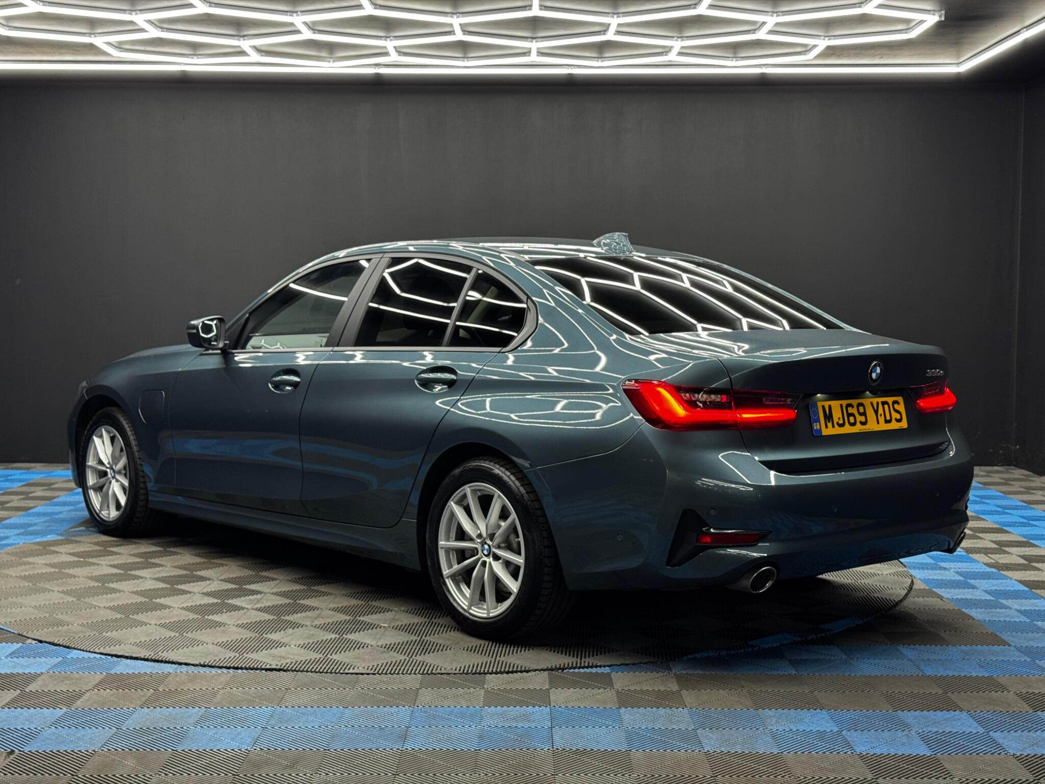 BMW 3 Series 2.0 330e 12kWh SE Pro Auto Euro 6 (s/s) 4dr 4dr Automatic 2026