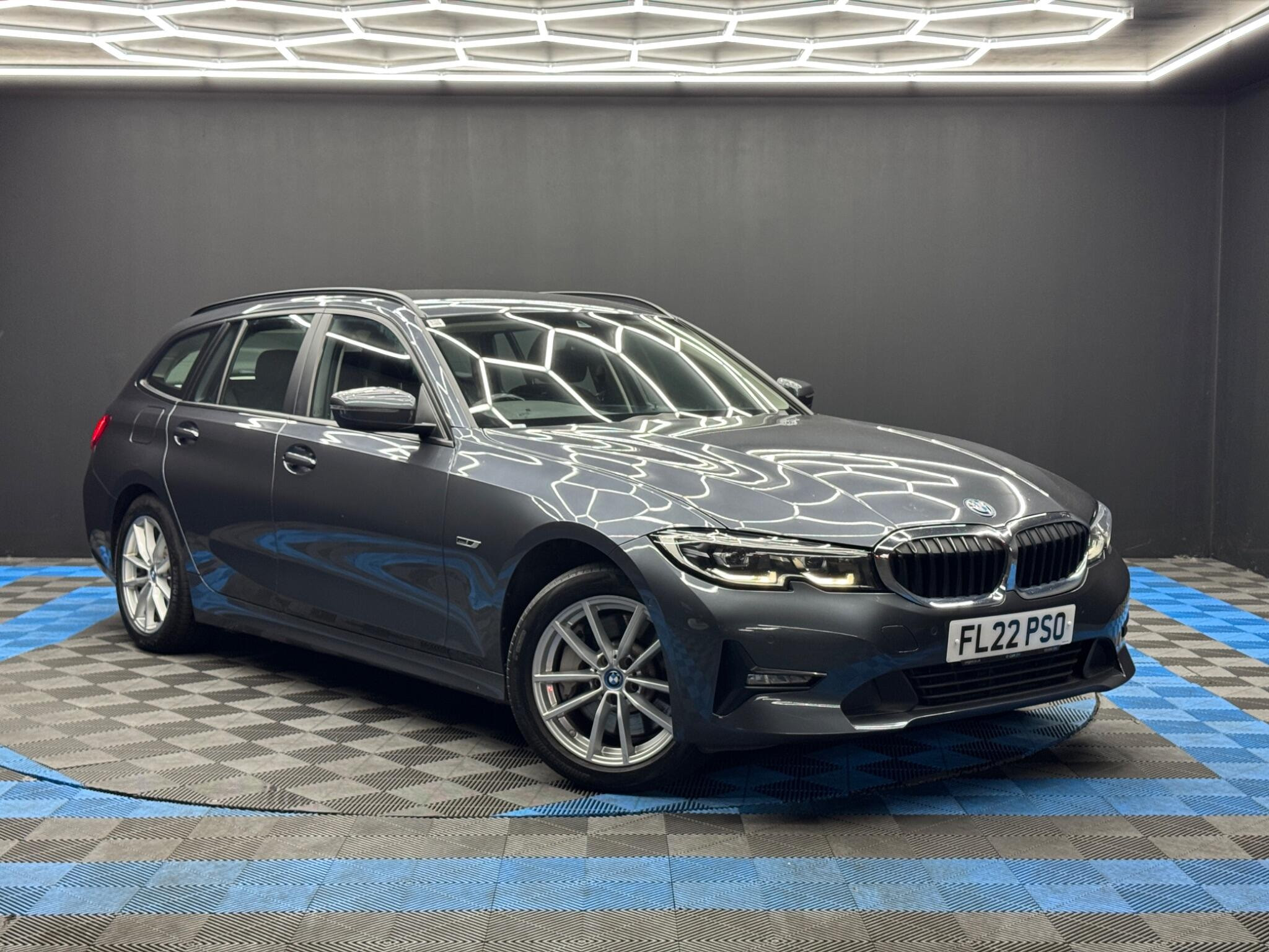 BMW 3 Series 2.0 330e 12kWh SE Pro Touring Auto Euro 6 (s/s) 5dr 5dr Automatic 2026