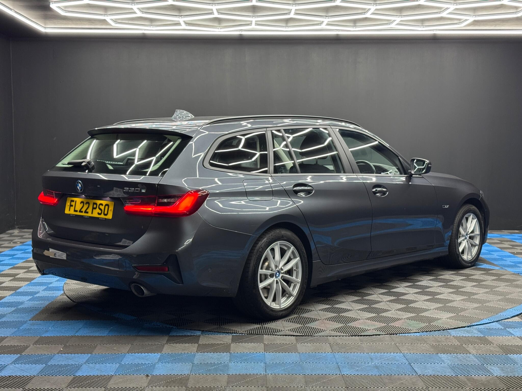 BMW 3 Series 2.0 330e 12kWh SE Pro Touring Auto Euro 6 (s/s) 5dr 5dr Automatic 2026