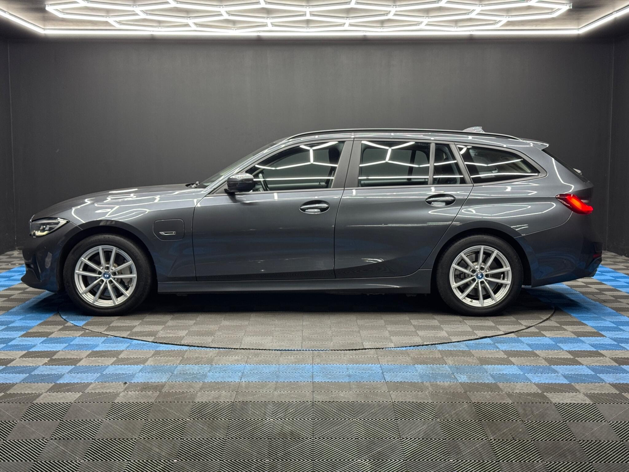 BMW 3 Series 2.0 330e 12kWh SE Pro Touring Auto Euro 6 (s/s) 5dr 5dr Automatic 2026