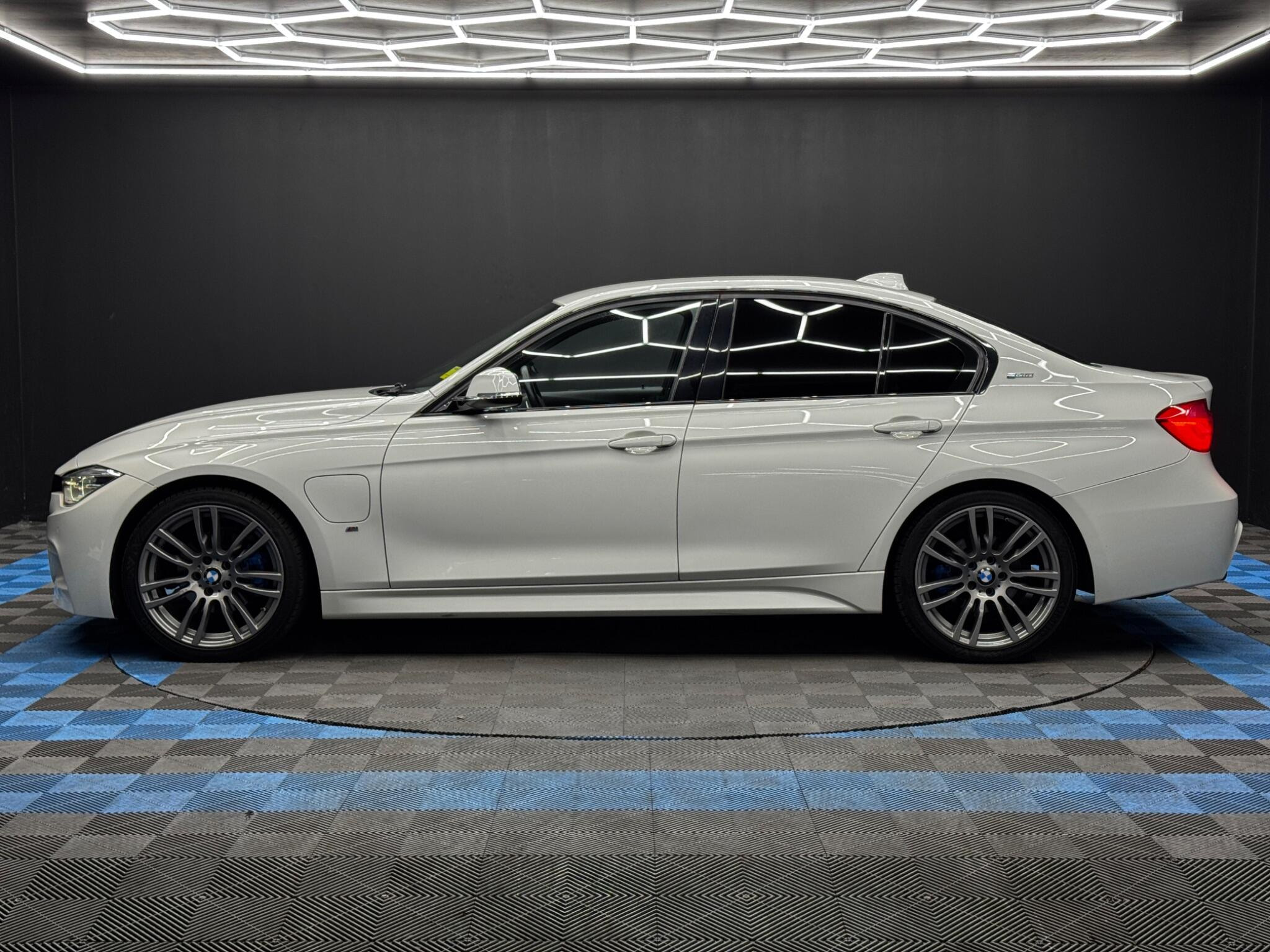 BMW 3 Series 2.0 330e 7.6kWh M Sport Auto Euro 6 (s/s) 4dr 4dr Automatic 2026
