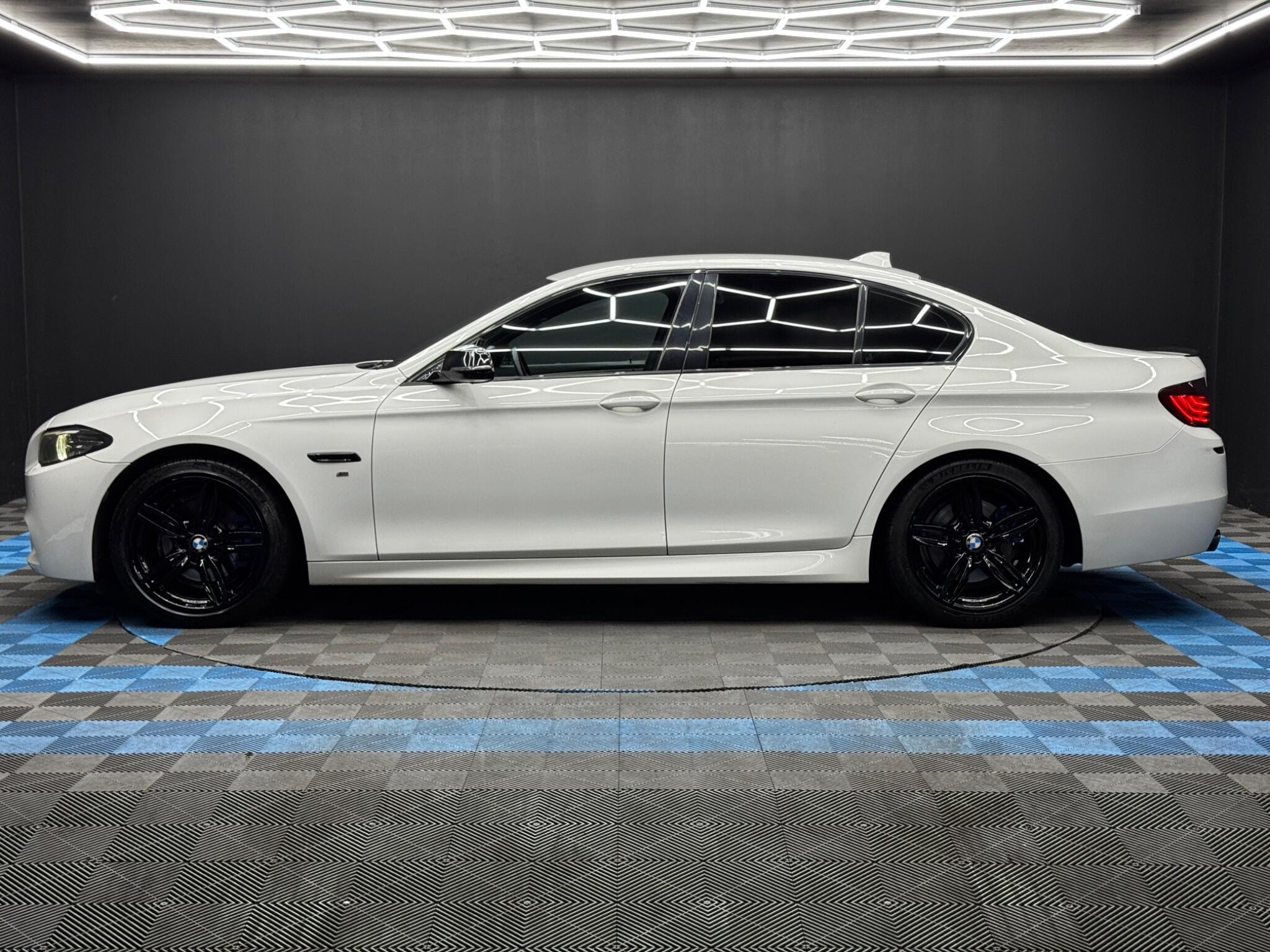 BMW 5 Series 2.0 520d M Sport Auto Euro 6 (s/s) 4dr 4dr Automatic 2026