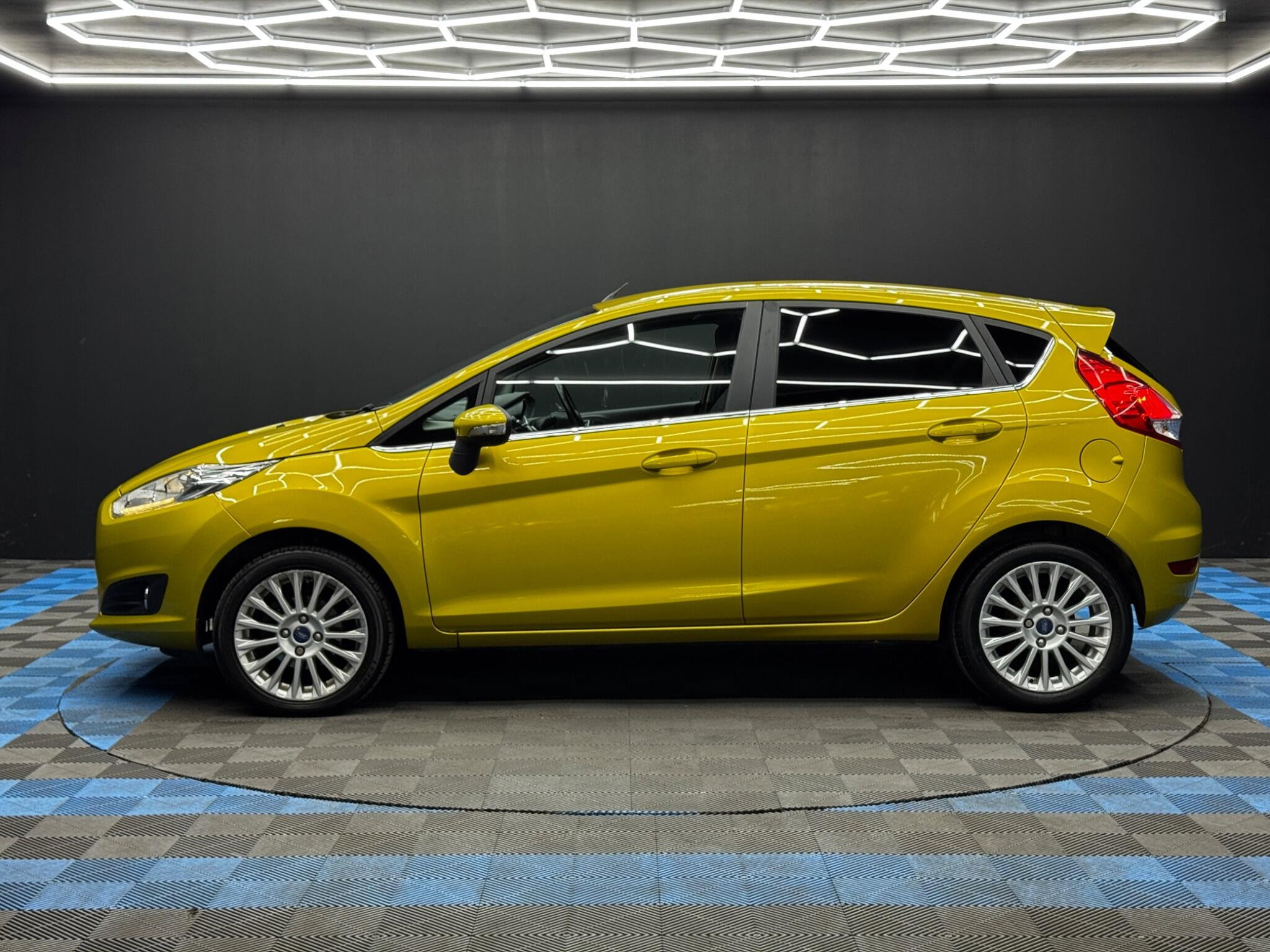 Ford Fiesta 1.0T EcoBoost Titanium Euro 5 (s/s) 5dr 5dr Manual 2026